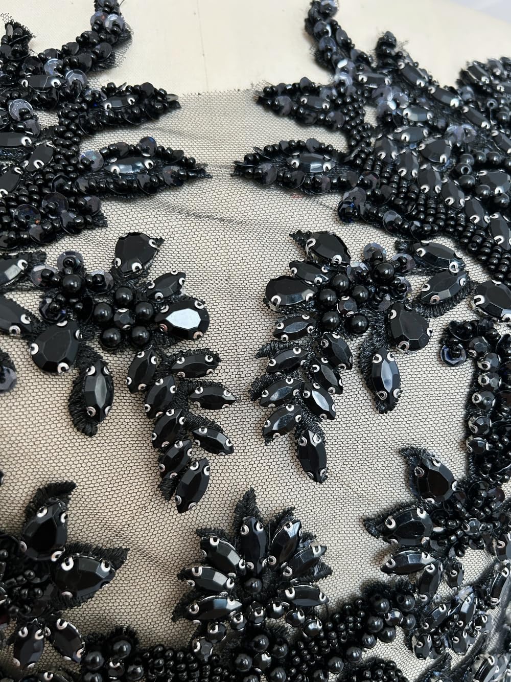 black stones for dress Handmade Bodice Rhinestones Applique Sewing Glass Beads Crystal Trim Lace Patches Clothing Accessories 34x63cm (Black) : Arts, Crafts & Sewing Color:Midnight/Nude Alice + Olivia Harley This dress seamlessly transitions gender:Mens
