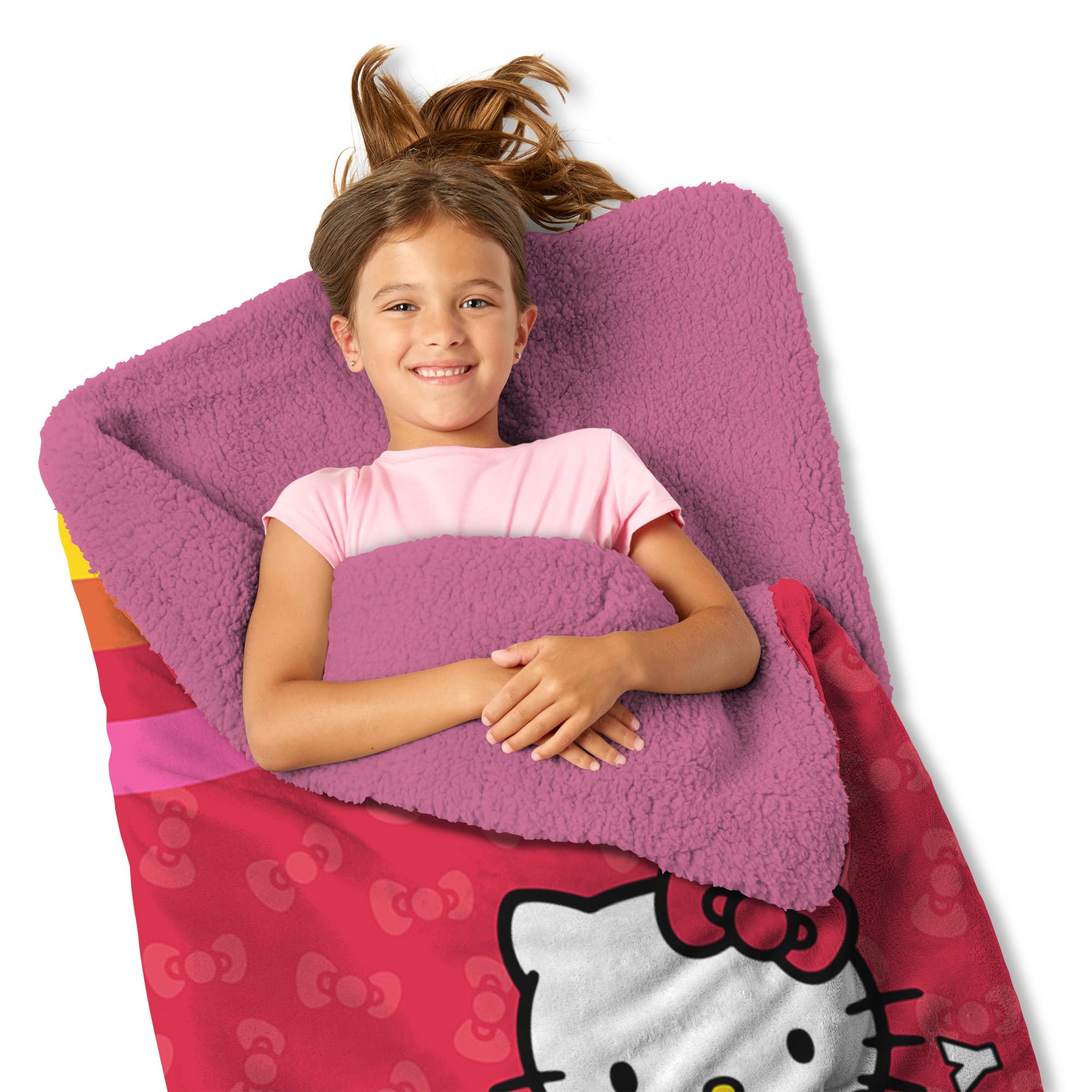 Northwest Sanrio Hello Kitty Pink Pride Schlafsack, Seiden-Touch, Sherpa- Schlafsack, gemütliches tragbares Übernachtungsset, Charakterschlafsack, 68 x 142 cm Sport & Freizeit