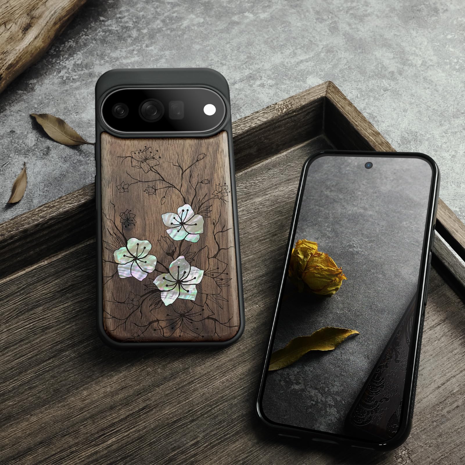 Carveit Madera Funda para Google Pixel 11 Pro (Nogal-Susurros de Sakura)