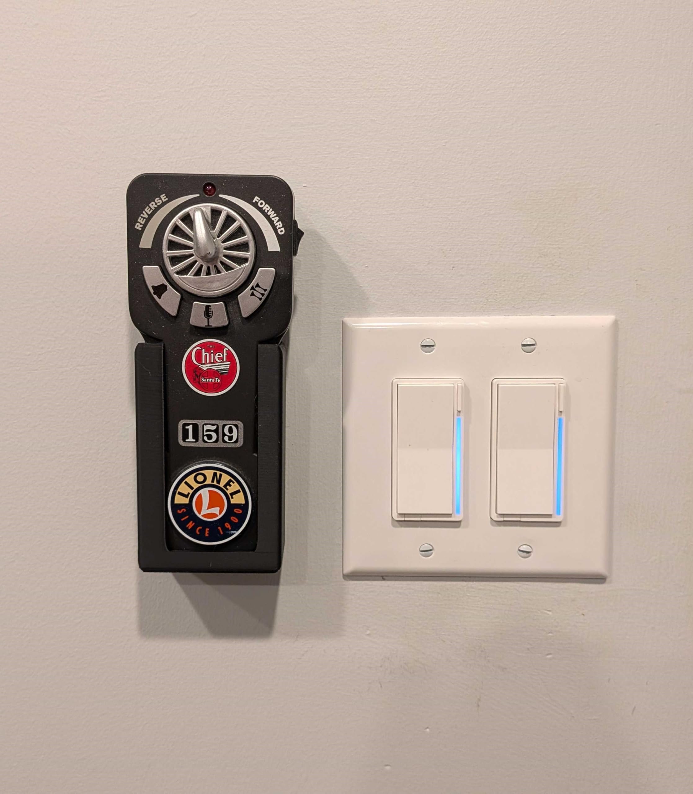 VALCOM VP-6124 Valcom 6 amp 24 vdc Switching