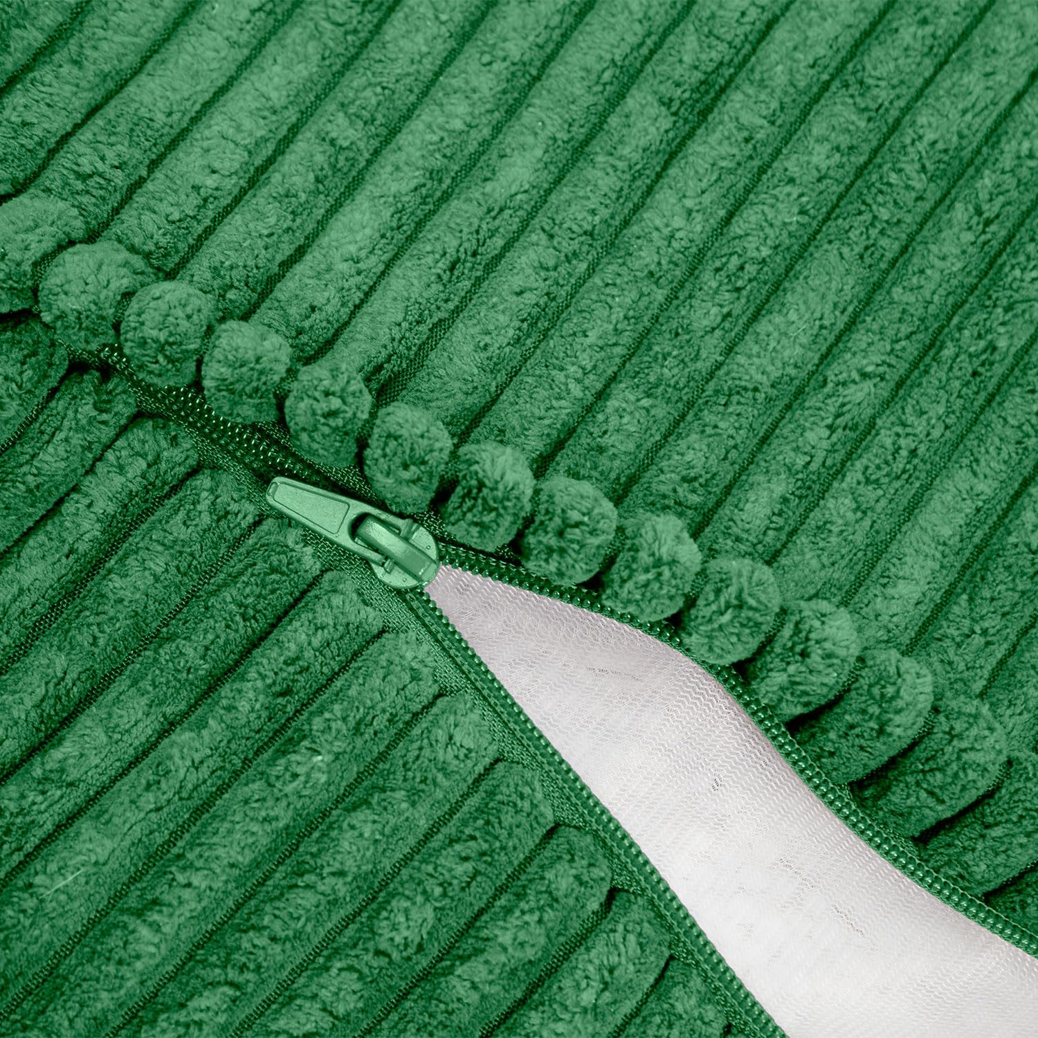 Lumaland Puf compacto para juegos de 50 l: cómodo taburete, práctica mesa y elegante reposapiés para interiores | Ø 25 x 45 cm [verde oscuro]