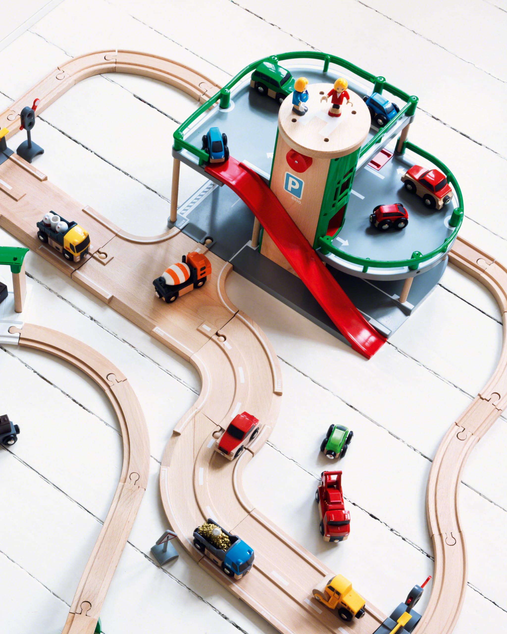 BRIO World 33204 Parkhaus, Straßen & Schienen - Eisenbahnzubehör Holzeisenbahn - Empfohlen für Kinder ab 3 Jahren