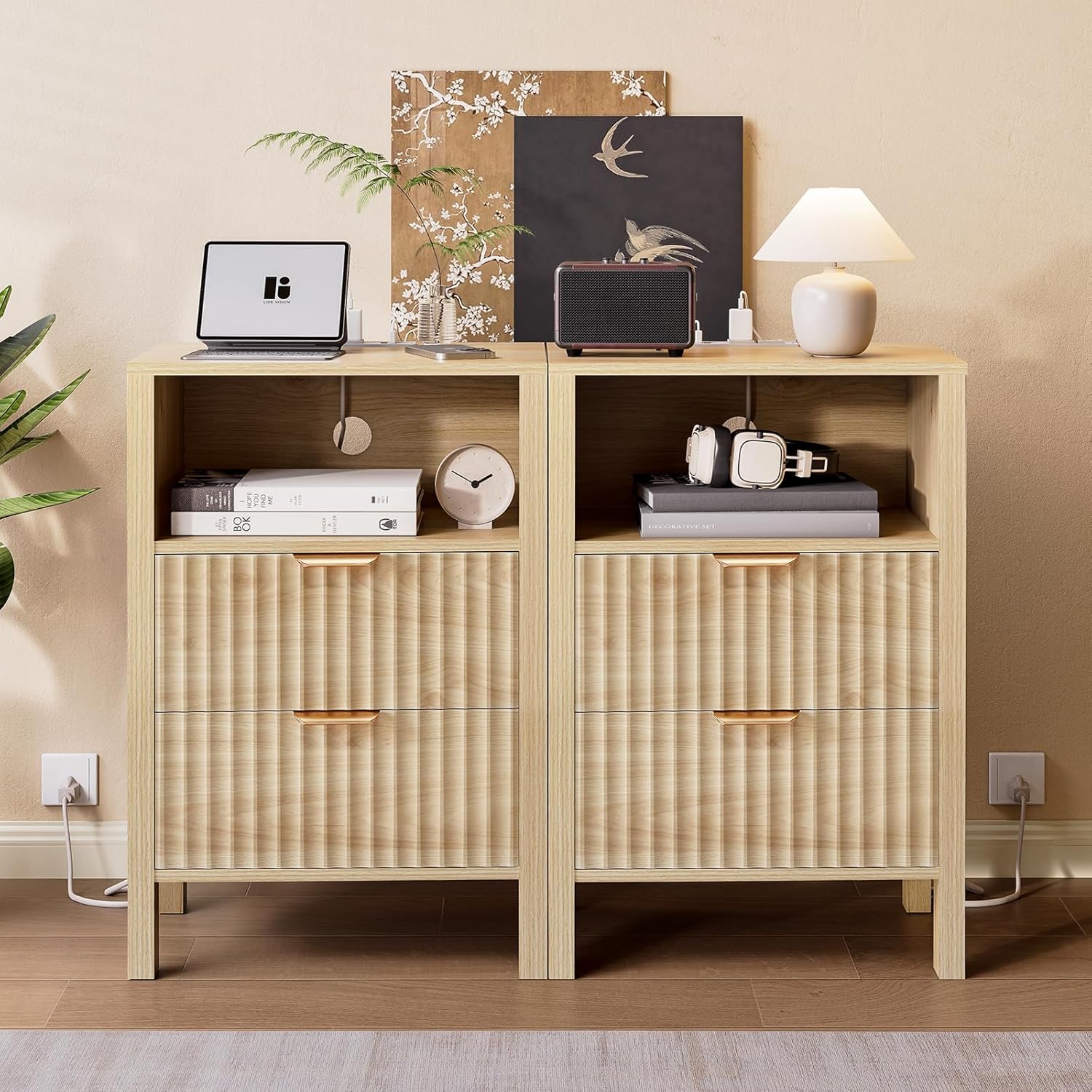 Nasonet Night Stand Set 2, Fluted Nightstand with Charging Station, Wood Bedside Table with Drawer & Storage Shelf, Modern End Tables for Bedroom Sofa Couch Office, Natural Oak