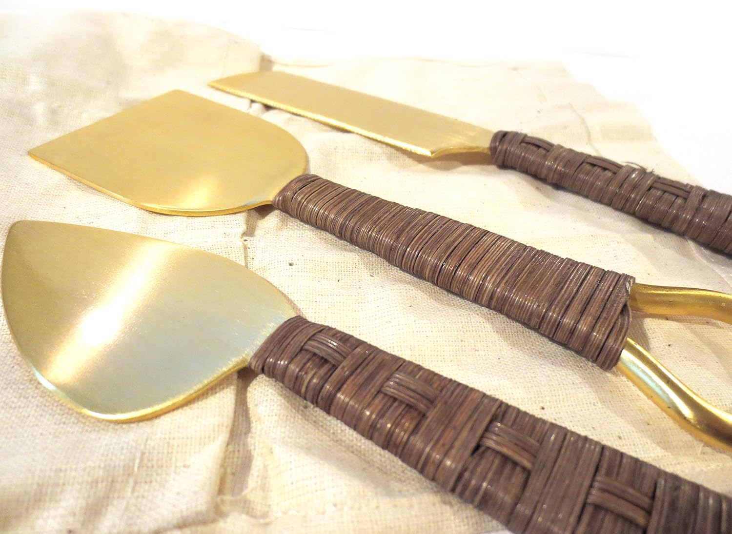 Tozai Set of 3 Cheese Knives in Gift Pouch, Gold