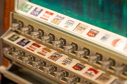 Miniatura 3 de New Wave Toys Mini estación de carga USB de máquina de cigarrillos réplica a escala 16, cargador rápido USBC (x2) y USBA (x4), centro de oficina de