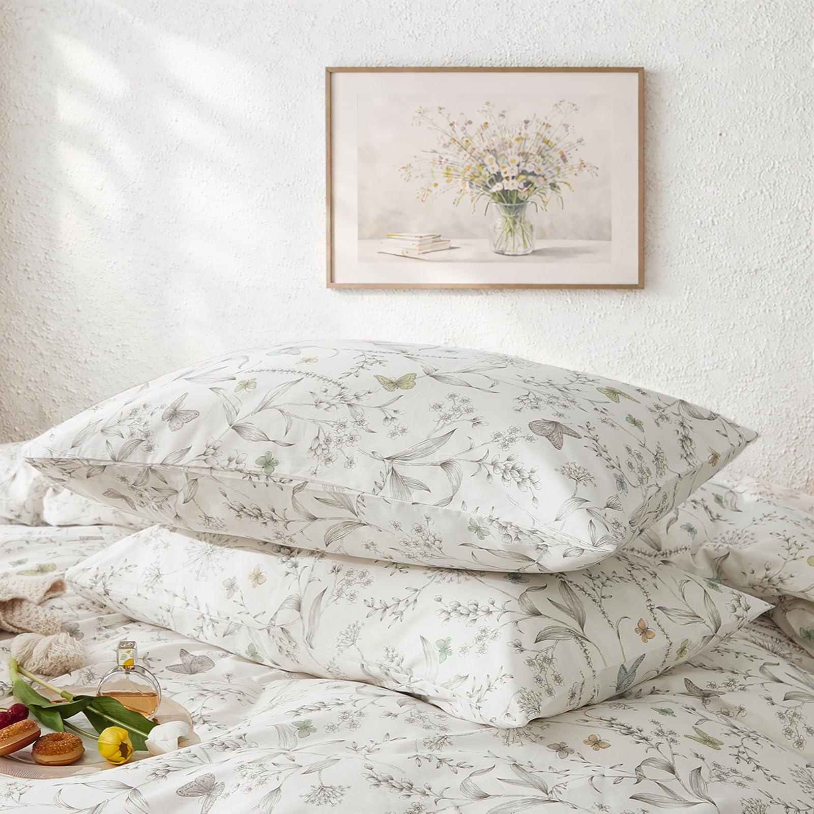 Wotcsil Floral Printed Pillow Cases 2 Pack, Soft Brushed Microfiber Pillowcases Standard Size 50x75cm Pillow Covers Flower Leaves Pattern with Envelope Closure, White Grey Beige