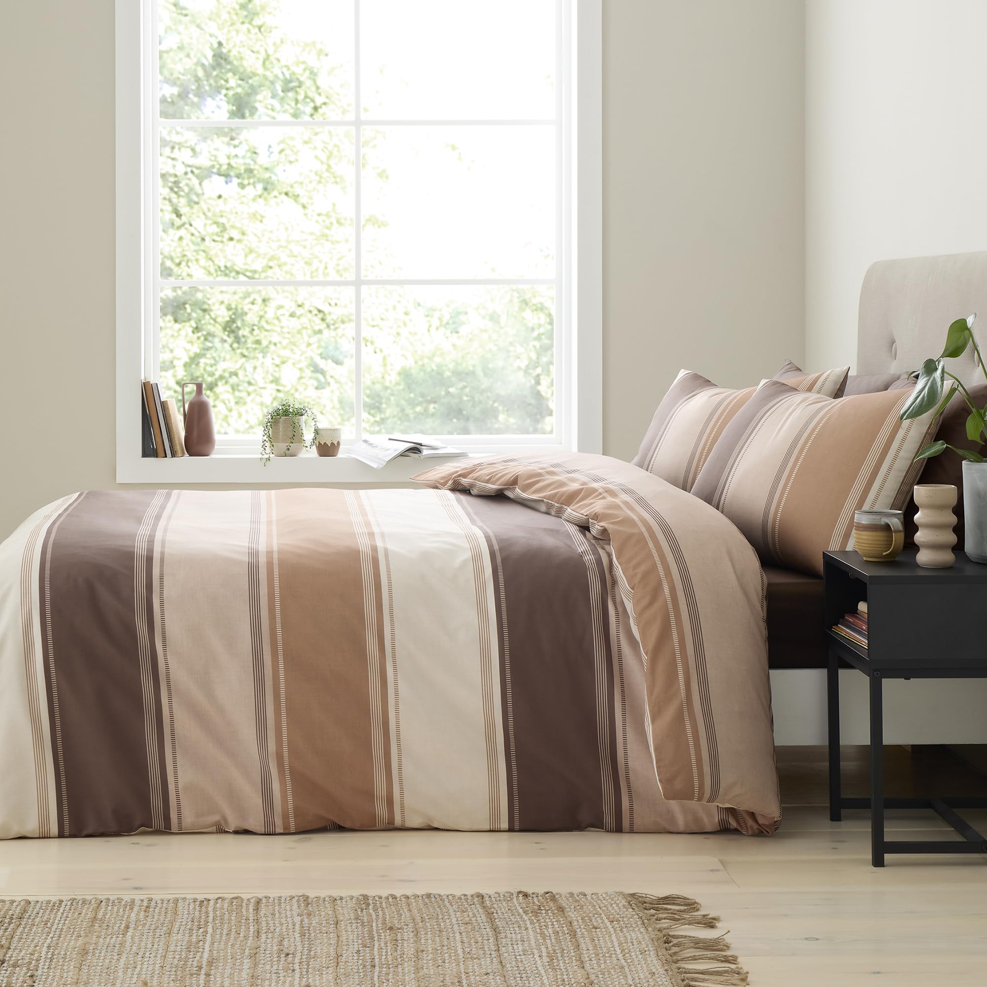 Fusion Betley Quilt Set Double 200 x 200cm – Natural Polycotton Easy Care Bedding with Classic Betley Design, Includes 2 Pillowcases