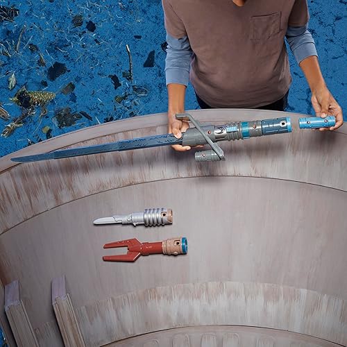 Miniatura 11 de STAR WARS Lightsaber Forge Ultimate Mandalorian Masterworks Set, sable de luz electrónico con licencia oficial, juguetes para niños y niñas, más de