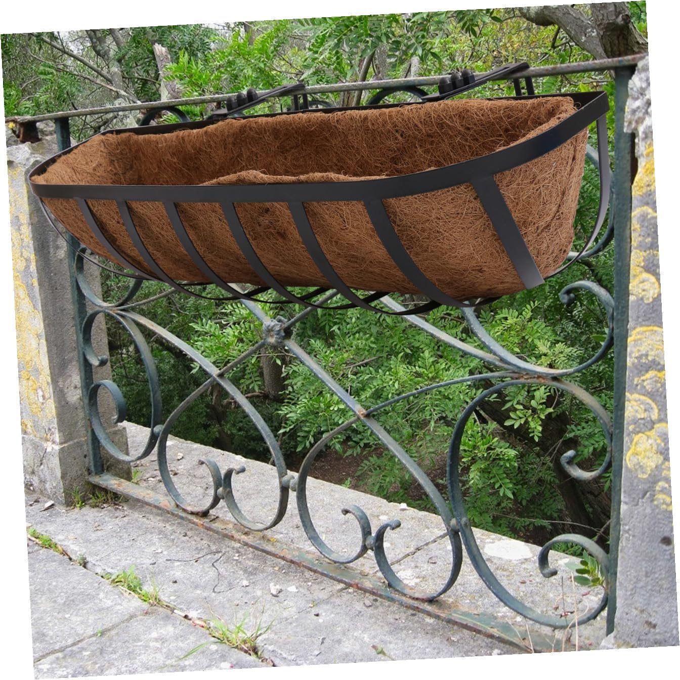 Iron Art Coconut Palm Hanging Basket Wall-Mounted Flowerpot 24-inch Light Brown Planter for Indoor Outdoor Garden Decoration