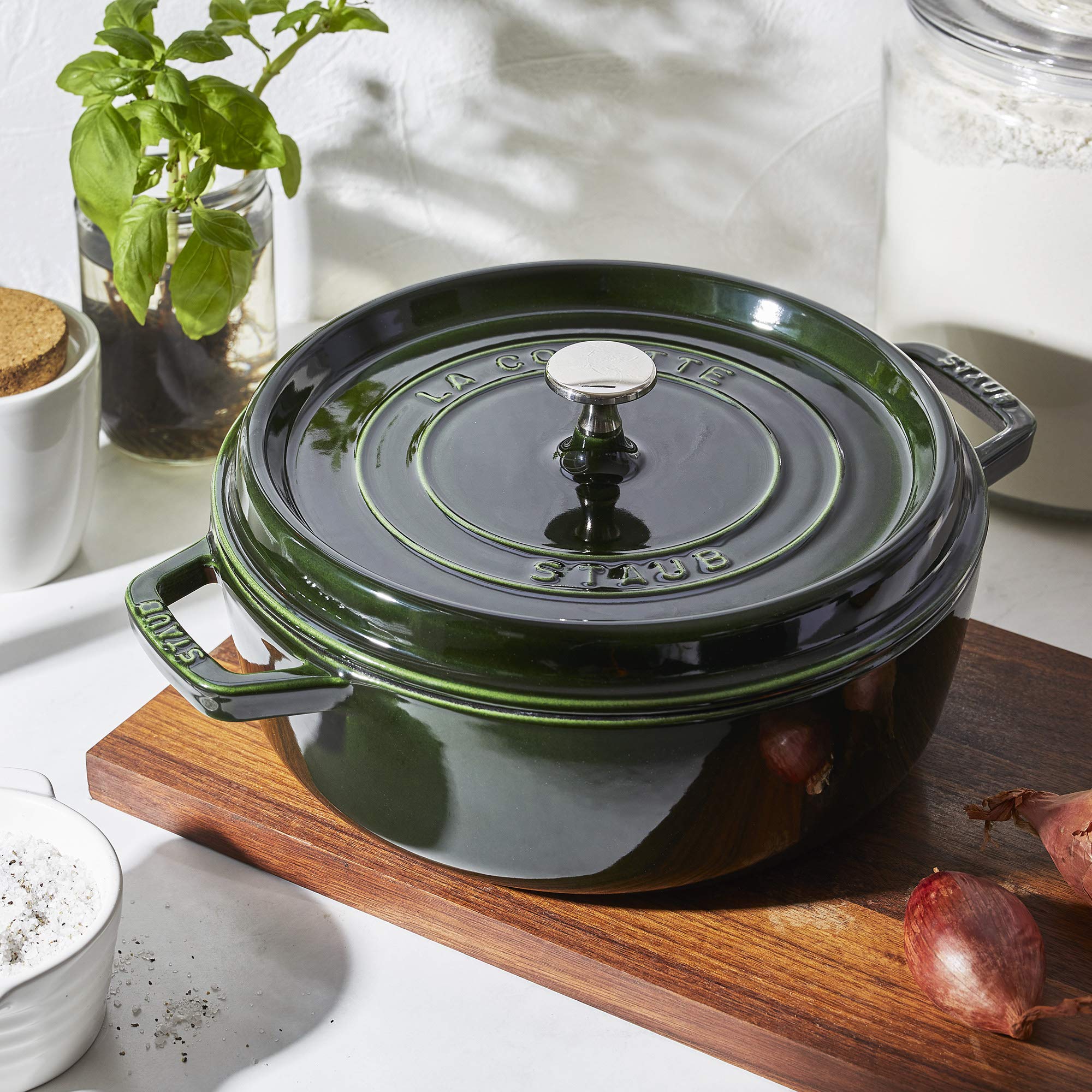 Amazon.co.jp: Staub シャローラウンドココット 26cm バジル 1112685