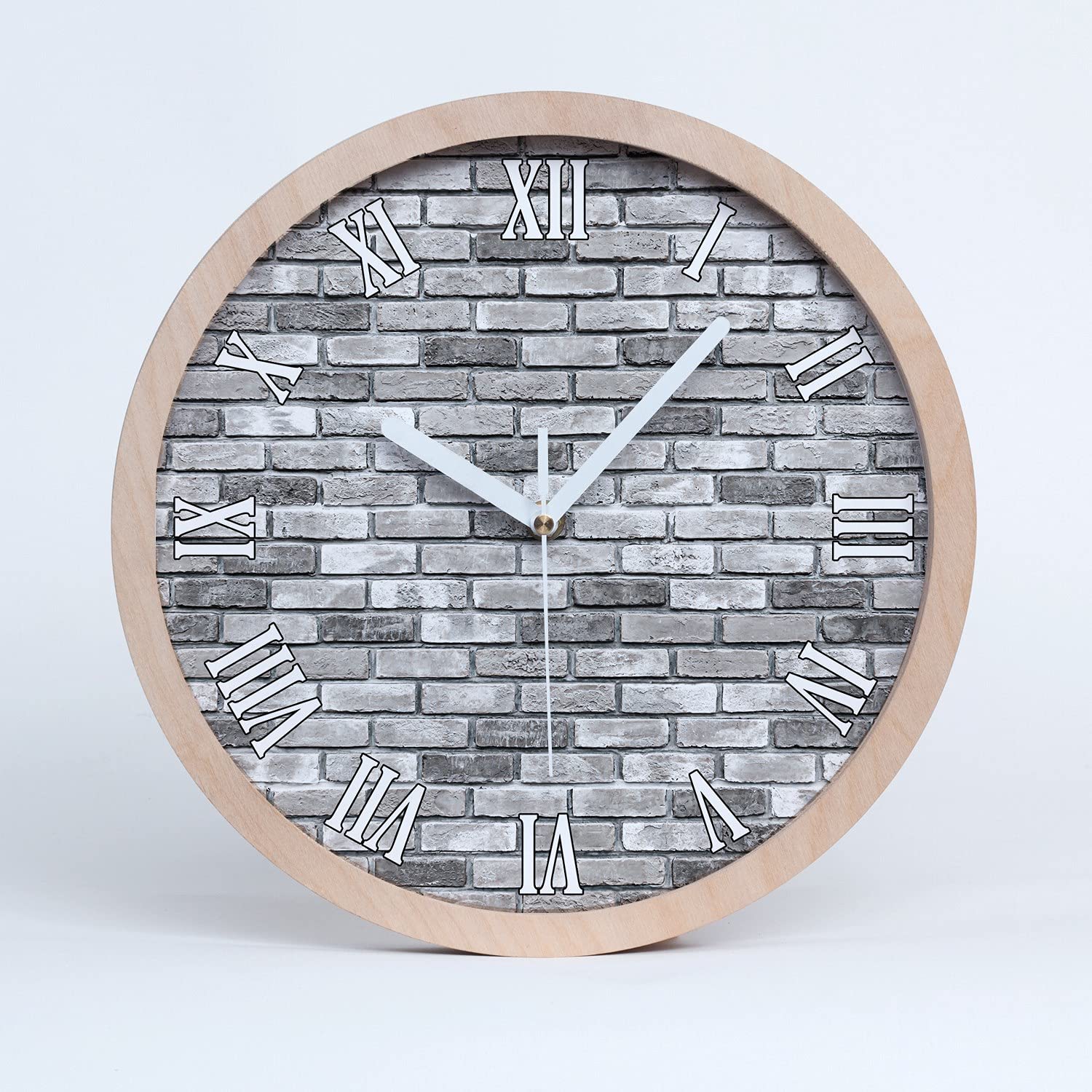 Horloge en bois de bouleau 30cm Tulup motif briques déco haut de gamme