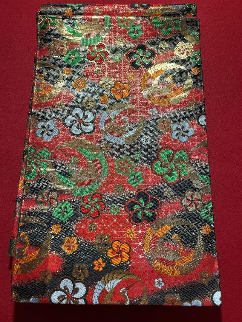 七五三に逸品 正絹綸子黒色に枝垂れ菊と貝桶文 七歳着物フルセット