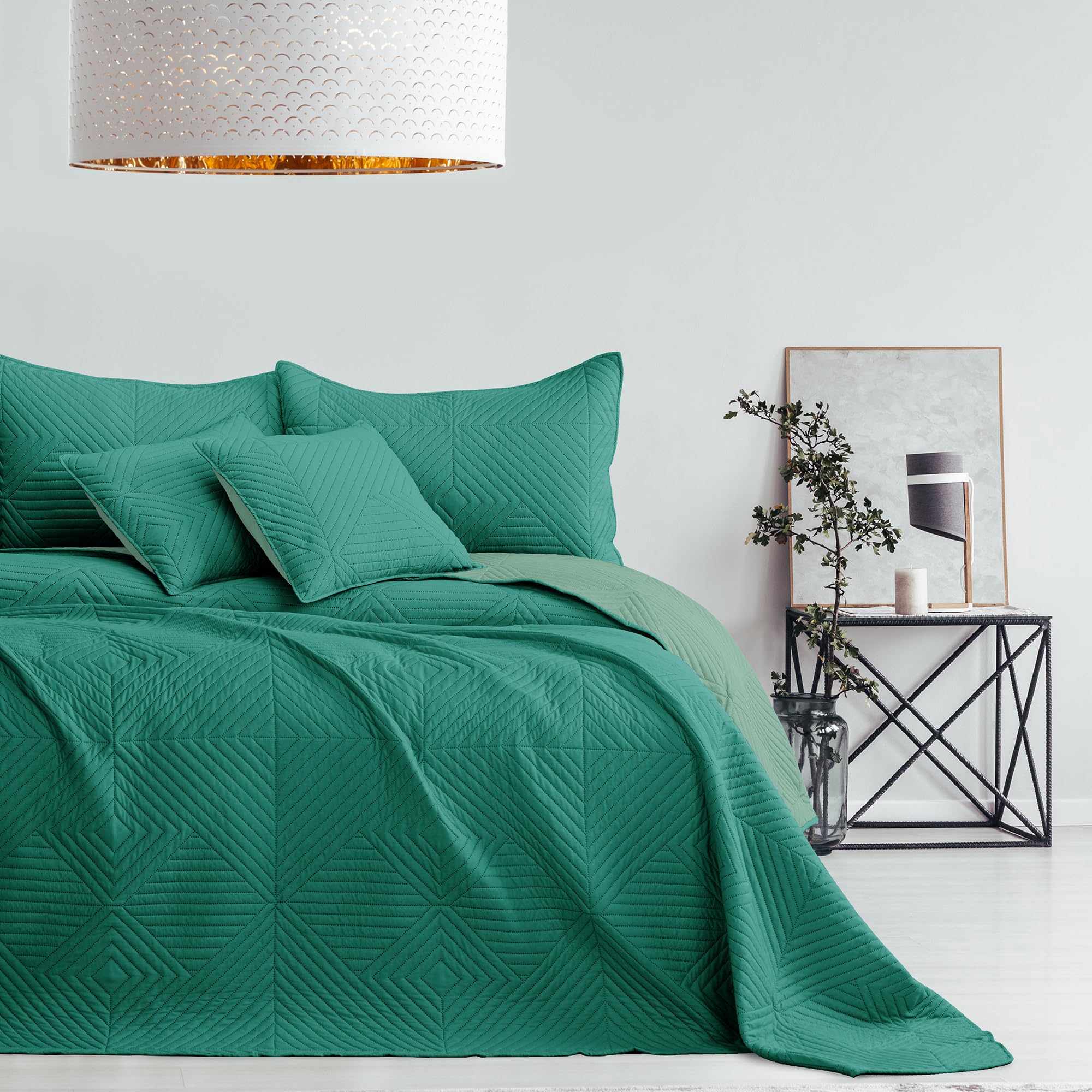RESTILO Tagesdecke hellgrün dunkelgrün 240x260 Bettüberwürf zweiseitig Ultrasonic Steppung Polyester Softa