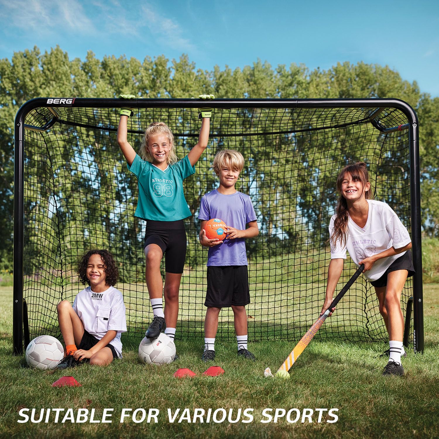 BERG SportsGoal Fußballtor für Garten und Training | stabiles Metall Tor | wetterfestes Fußball Tor für Kinder & Erwachsene | einfach aufzubauen | ideal für Fußballübungen