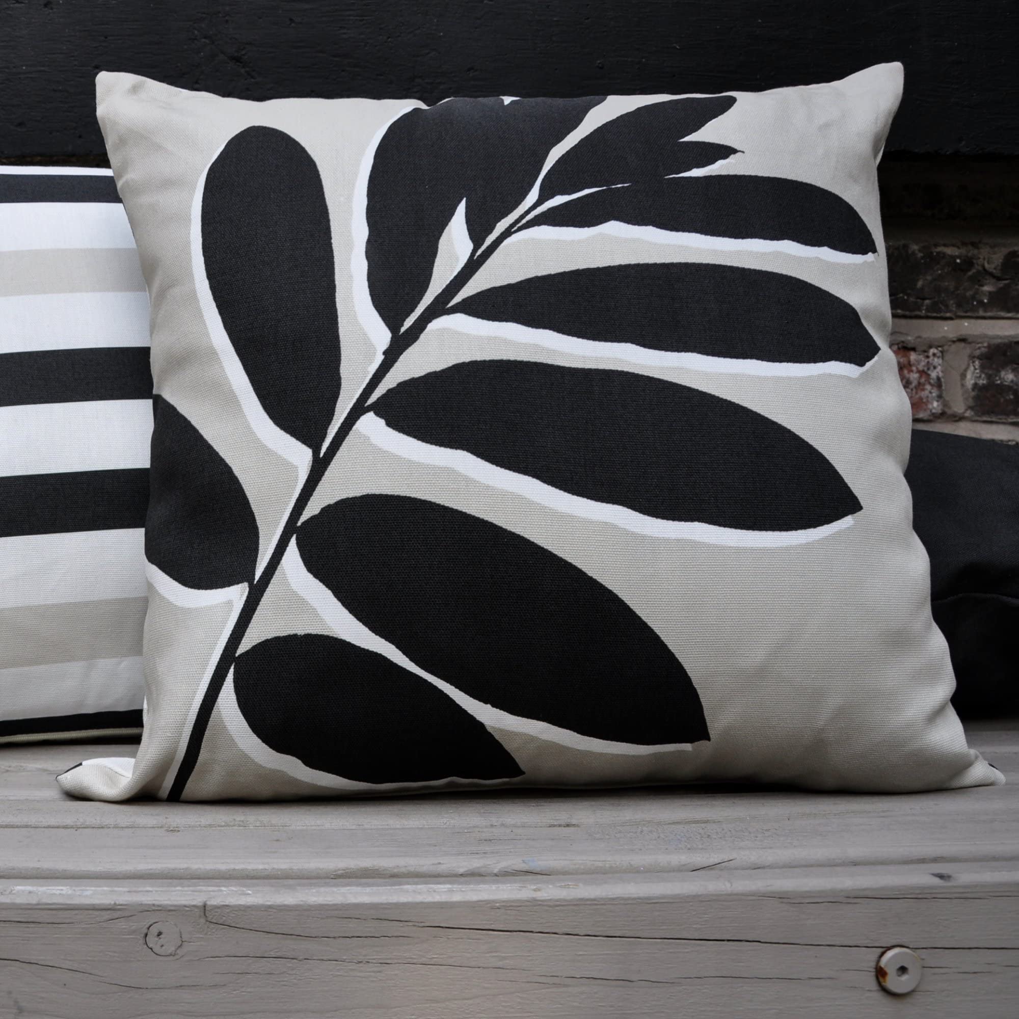 Fusion Leaf Outdoor Cushion Natural
