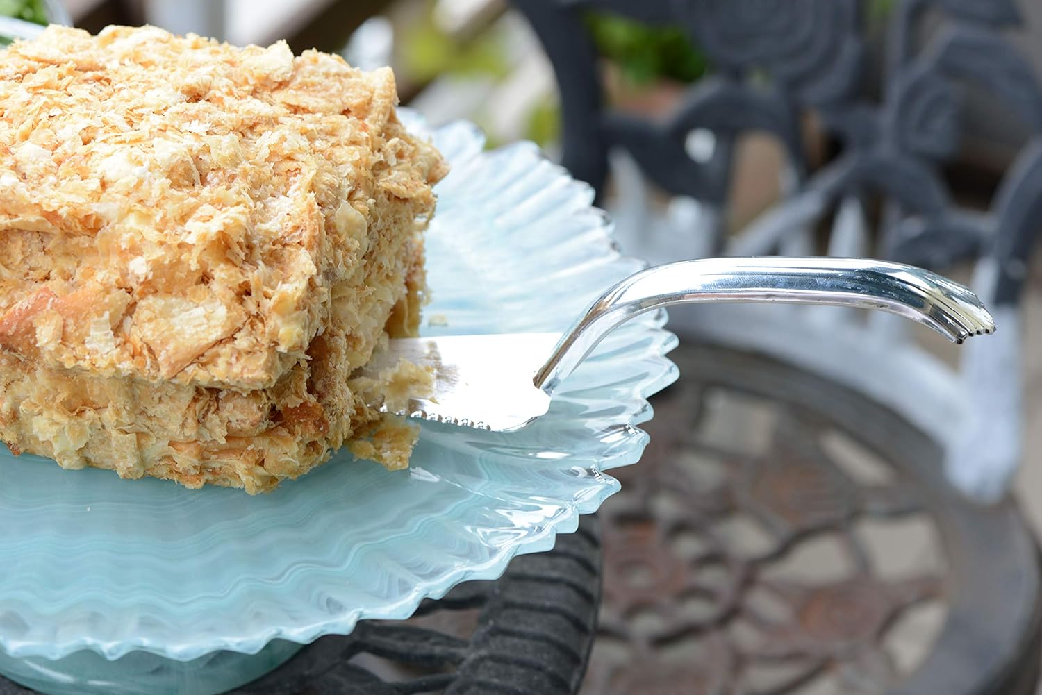 [36 PACK] Silver Disposable Plastic Cake Servers - Pie Servers 10 Inch Disposable Cake Cutter, Cake Lifter, Premium Serving Utensils, Wedding Flatware Great for Cake, Pies, Serving Desserts, Cutting