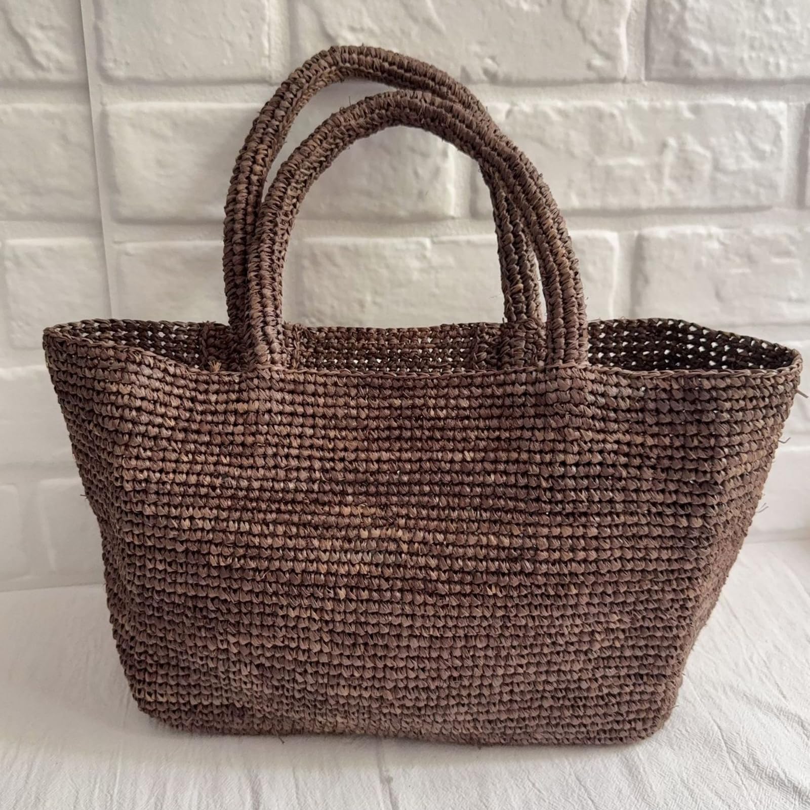 Borsa da spiaggia intrecciata da donna in rafia fatta a mano | Borsa tote in rafia all'uncinetto, versatile per lavoro, viaggi e market, con comoda presa e tatto artigianale