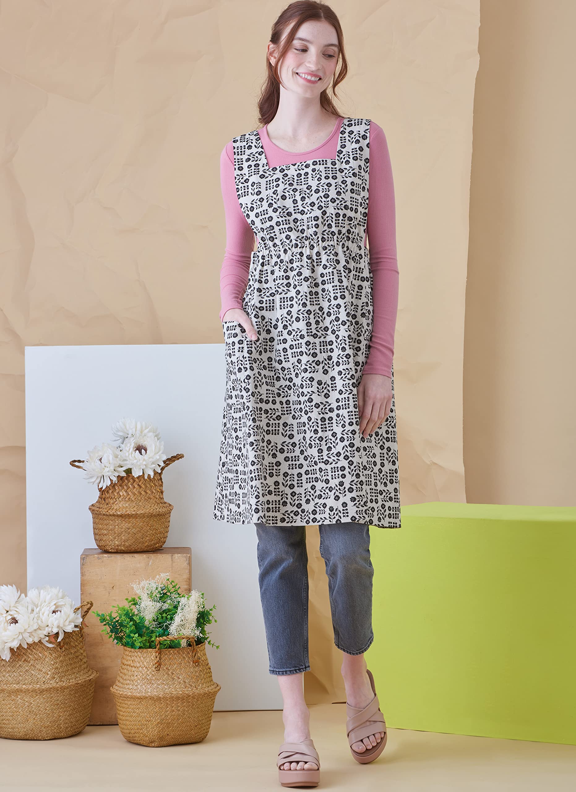 SIMPLICITY SS9766A Misses' Tabard Aprons by Elaine Heigl Designs A (XS-S-M-L-XL), Multicolor - Image 2