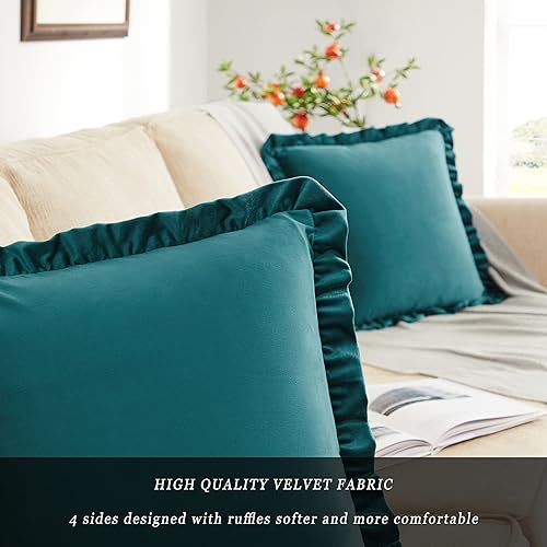Vista 3 de GIGIZAZA Juego de 2 fundas de almohada de lujo de 18 x 18 pulgadas, fundas decorativas de terciopelo con volantes para sofá Verde azulado