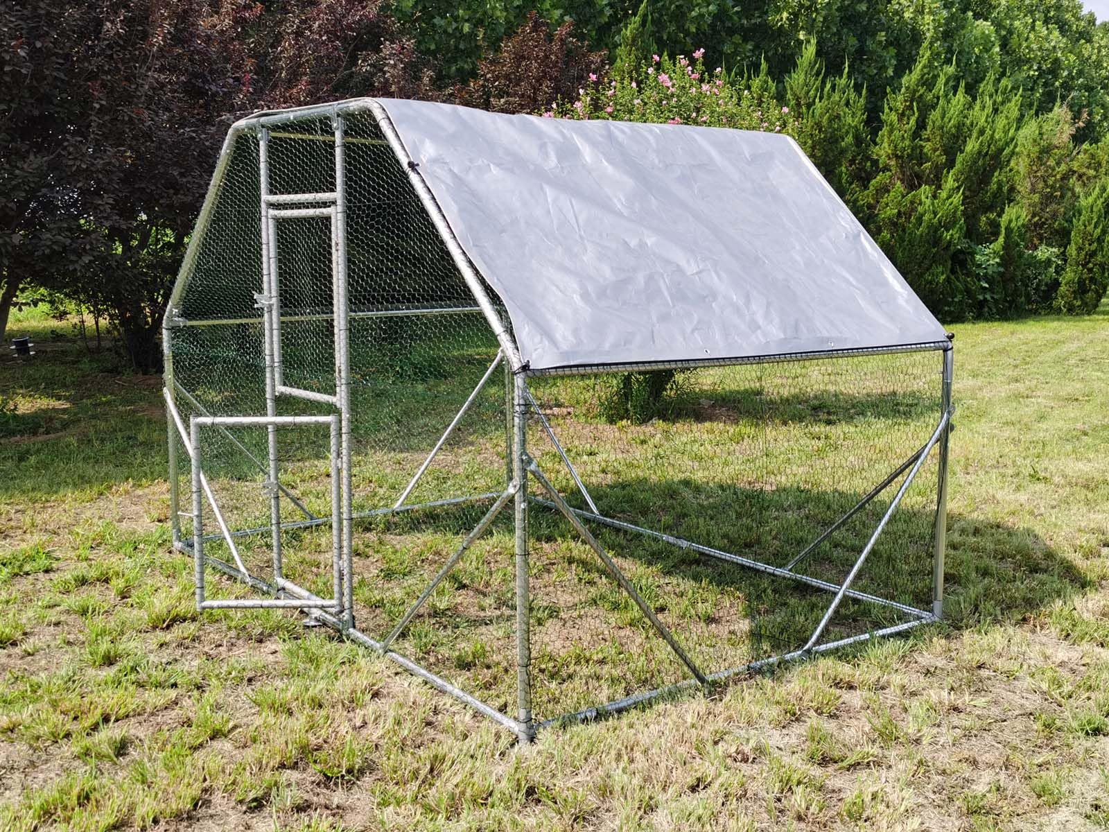 Jaula Recinto Corral XXL 2x3x2m con Techo Solar Impermeable y Puerta Animales Aves Gallinas Pollos