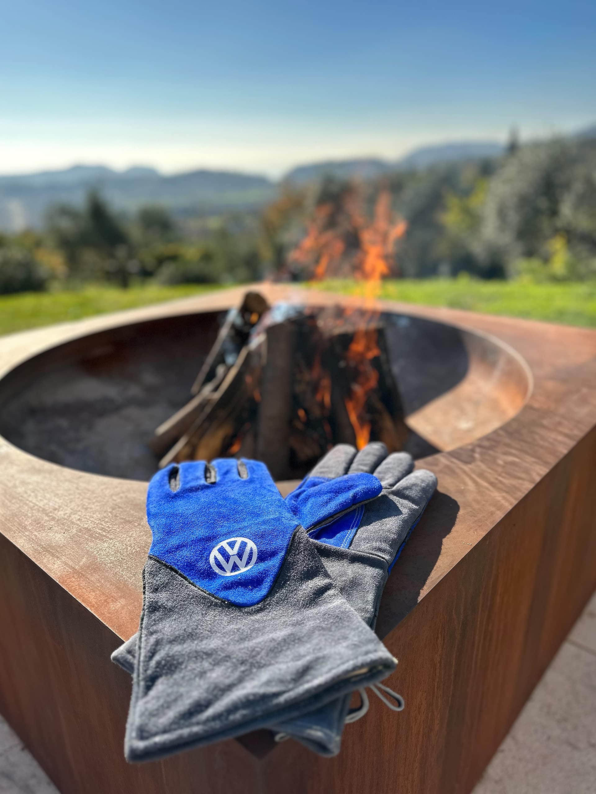 BRISA VW Collection - T1 Bus Pulmino Guanti Barbecue in Pelle Bovina | Volkswagen Protezione Mani e Avambracci per Grill, Resistente al Calore 500°C, Kevlar, Fodera in Cotone, passante, Blu
