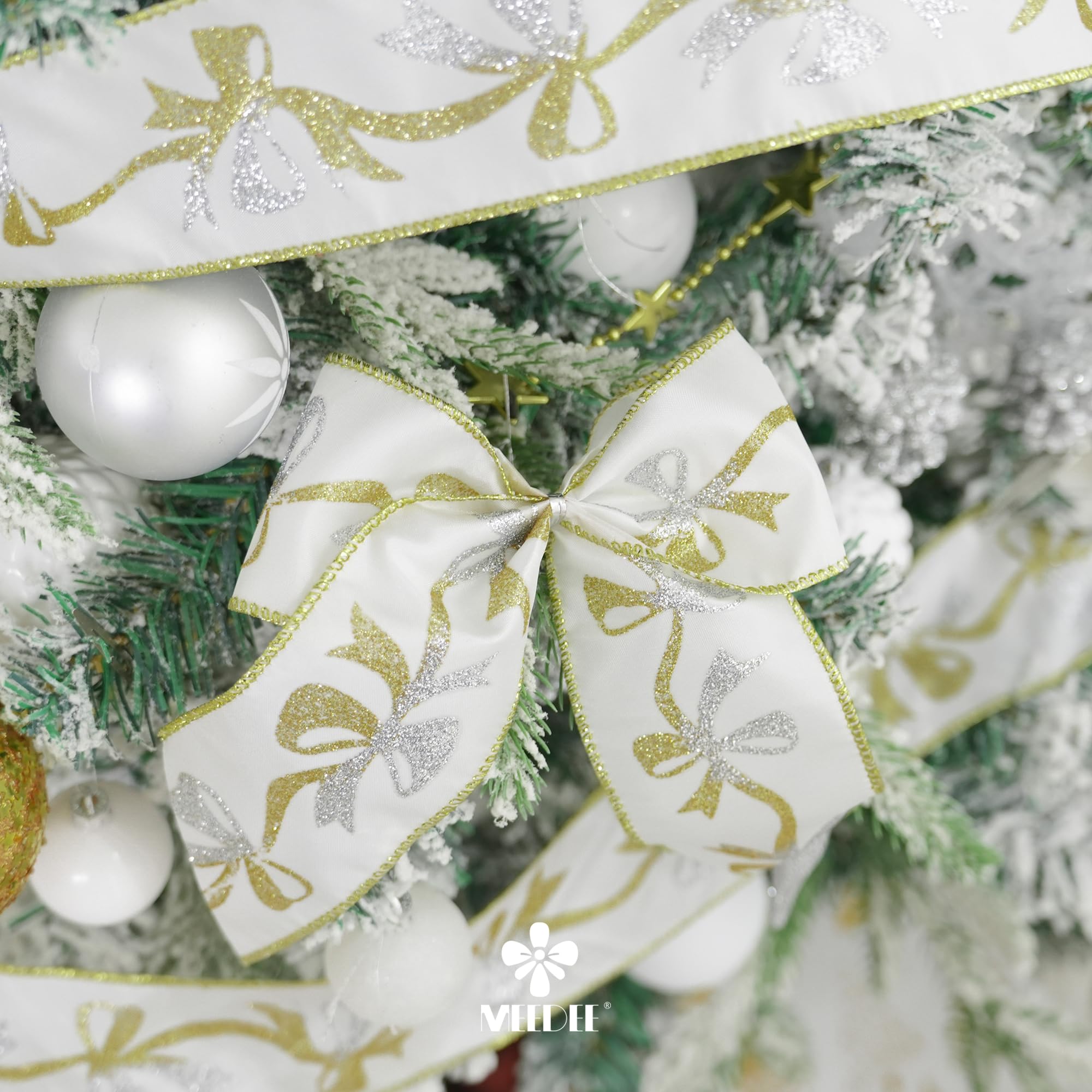 MEEDEE Cinta de Navidad dorada y plateada de 2.5 pulgadas, cinta de satén blanco con patrón de lazos dorados y plateados, 25 yardas, cinta de Navidad dorada y plateada para árbol, guirnaldas, lazo de