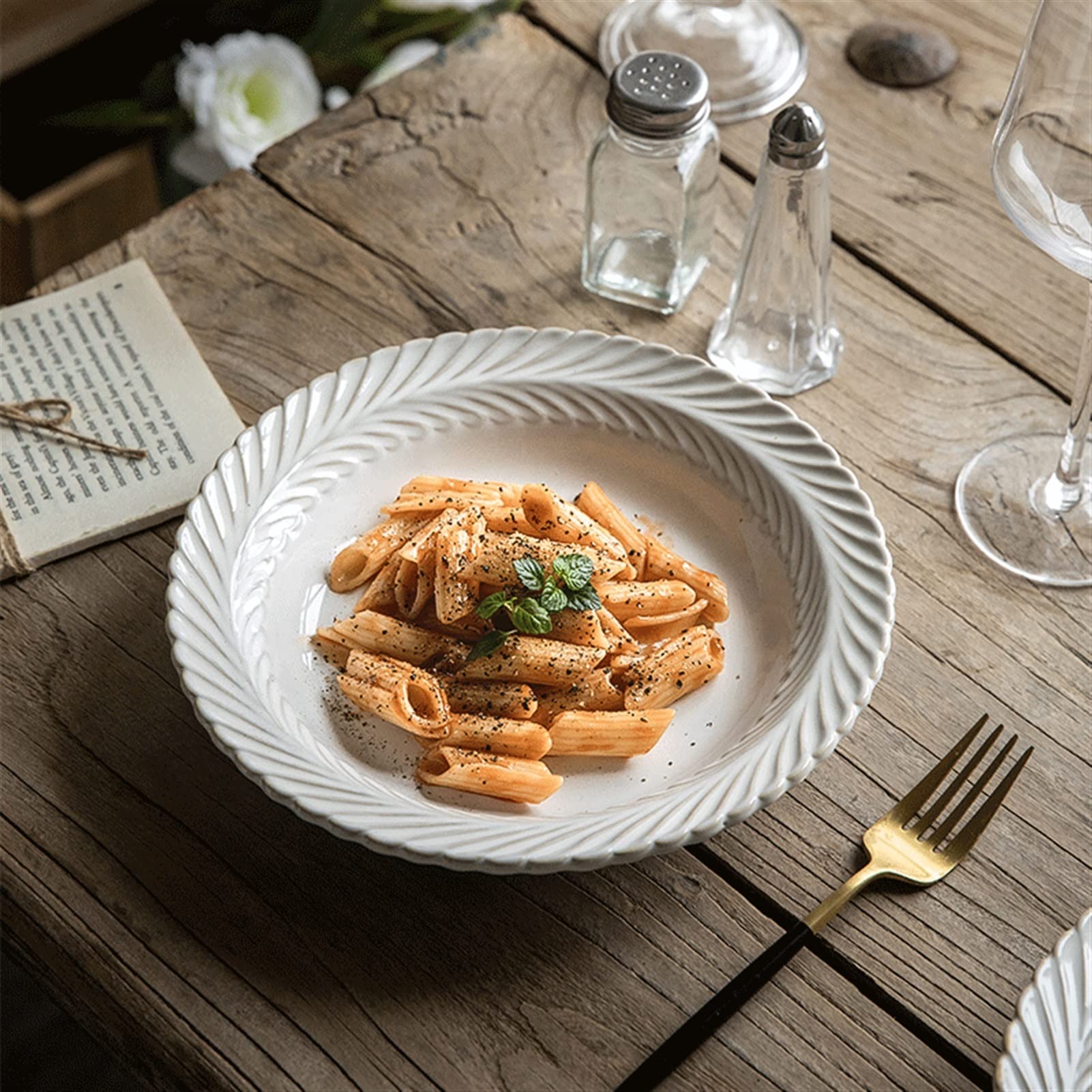 Cubiertos de cerámica Platos de Cena con Relieve Chino Plato de Cena de cerámica Redondo de 8,8" Plato de Postre de Porcelana para el hogar Apto para lavavajillas Microon