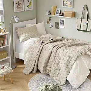 Comfort Spaces Twin Quilt Set Modern Reversible Ogee Coverlet Twin Bedding Set Cozy Quilted Winter Layer, All Season Lightweight Soft Twin Size Quilt, Kienna, Twin/Twin XL Beige 2 Piece