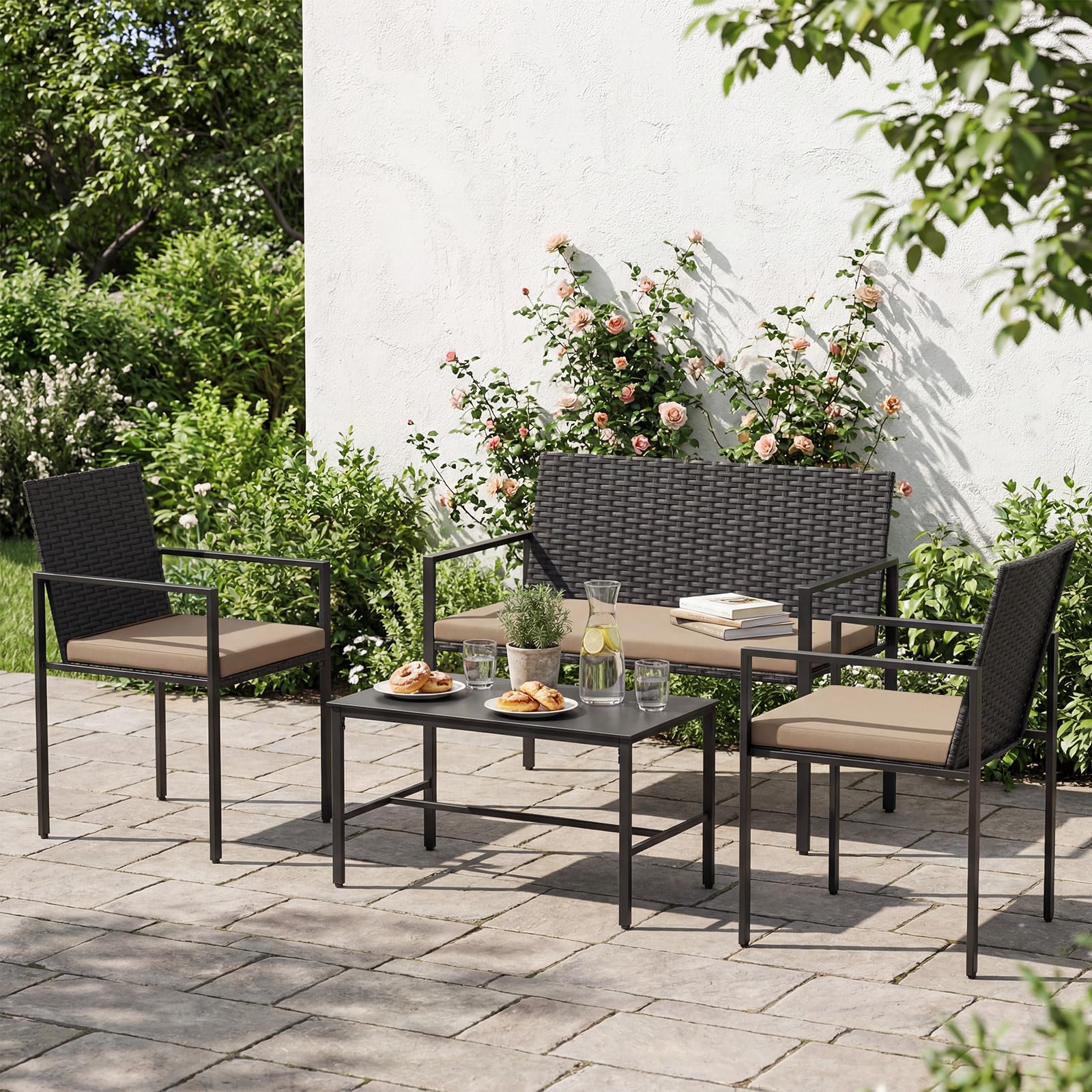 COSTWAY Set di Salotto da Giardino a 4 Pezzi, Poltrone e Divano per Esterno in Rattan con Tavolino da Caffè in Vetro Temperato e Cuscini Morbidi, Set di Conversazione per Cortile e Balcone (Giallo)