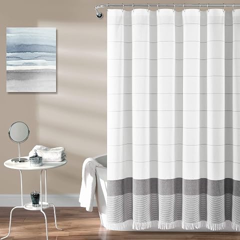 Lush Decor Beyaz Dokuma Pamuk Duş Perdesi Gri Çizgili ve Püsküllü Saçaklı, Banyo Aksesuarları (182,88 cm x 182,88 cm)