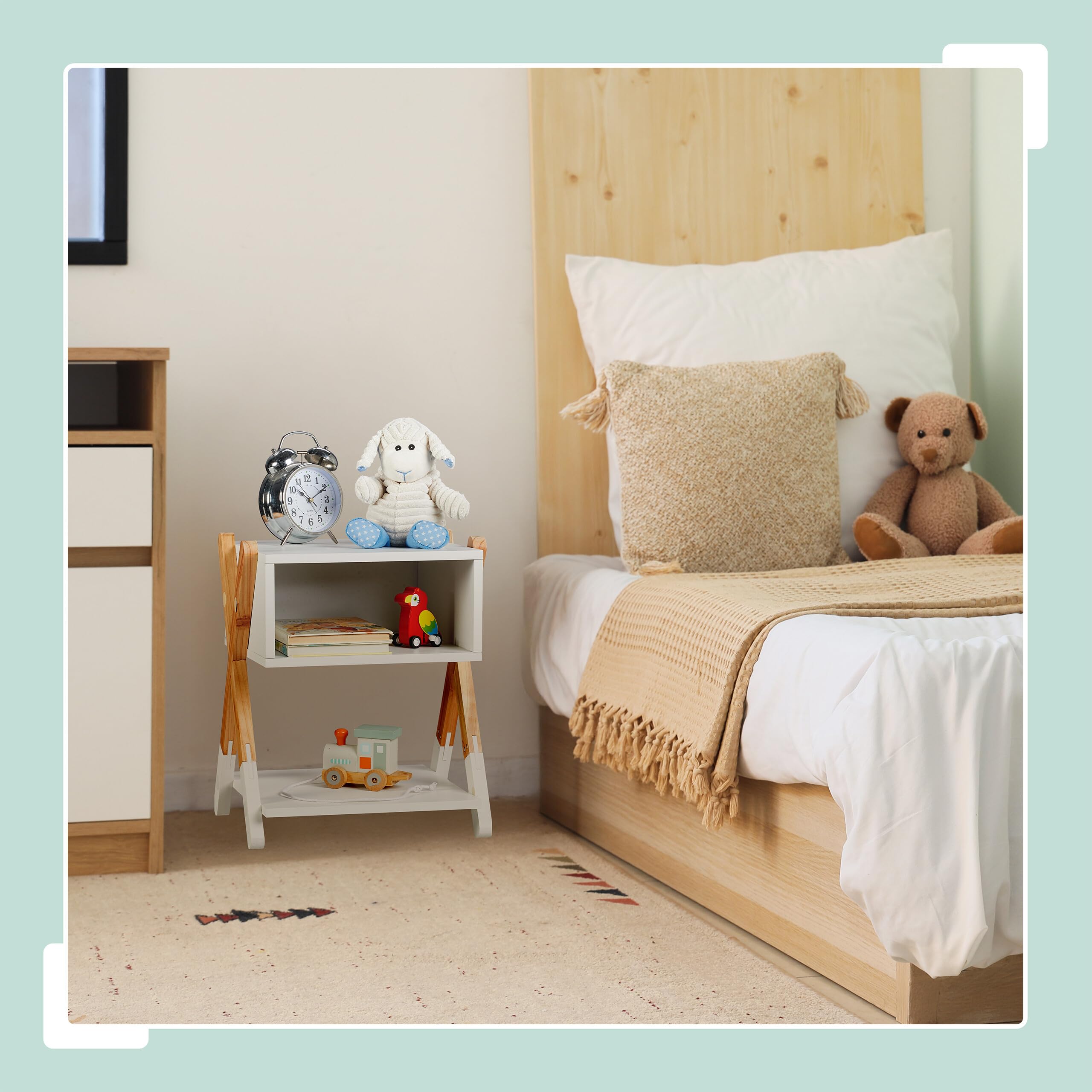 Relaxdays Table de Chevet, pour Votre Bout de Chou, Bois de pin et MDF, H x L x P : 42 x 34 x 30 cm, Blanc et Nature