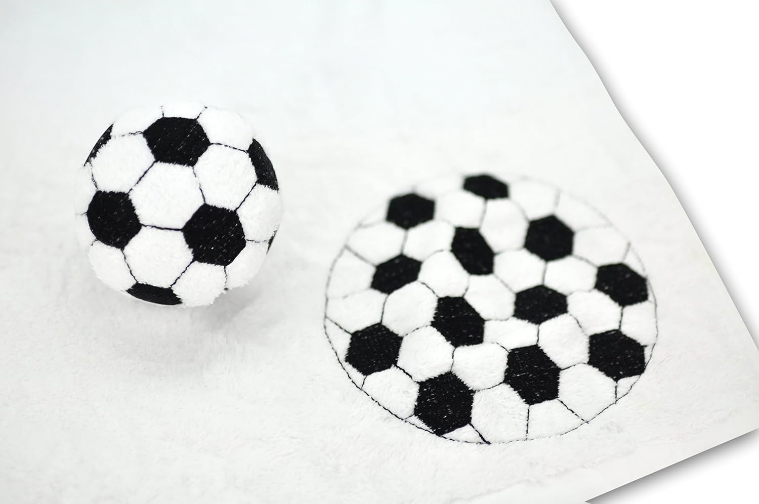 Amazon サッカーボールwithショーケース タオルペット折り紙 13 X 14 ハンドタオル 100 コットンのベビーシャワーの贈り物 結婚式 バレンタイン 誕生日 ギフト クリスマス イースター 装飾 受注生産プロジェクト フェイスタオル ホーム キッチン