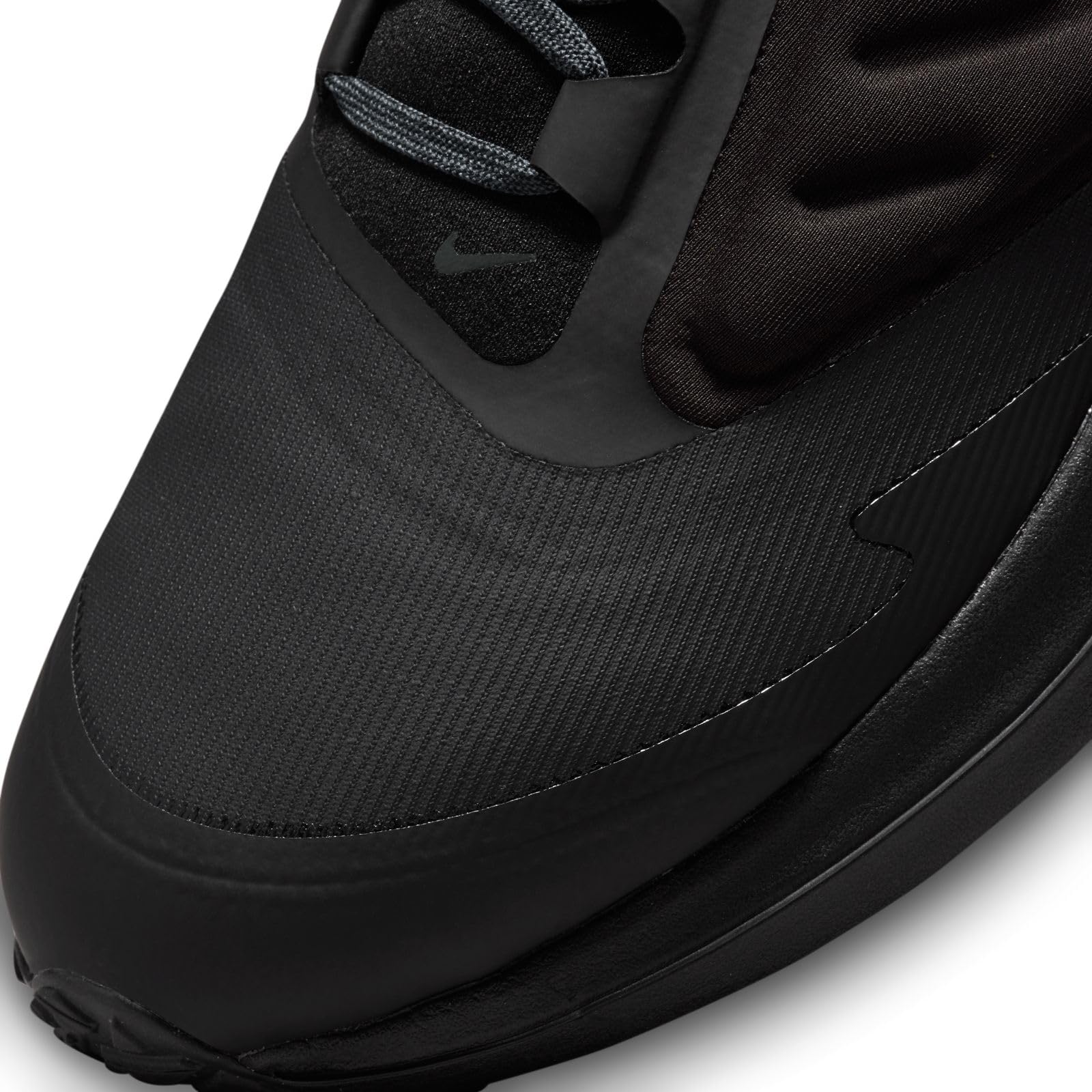 NIKE Air Winflo 9 Shield Running ShoeUomo