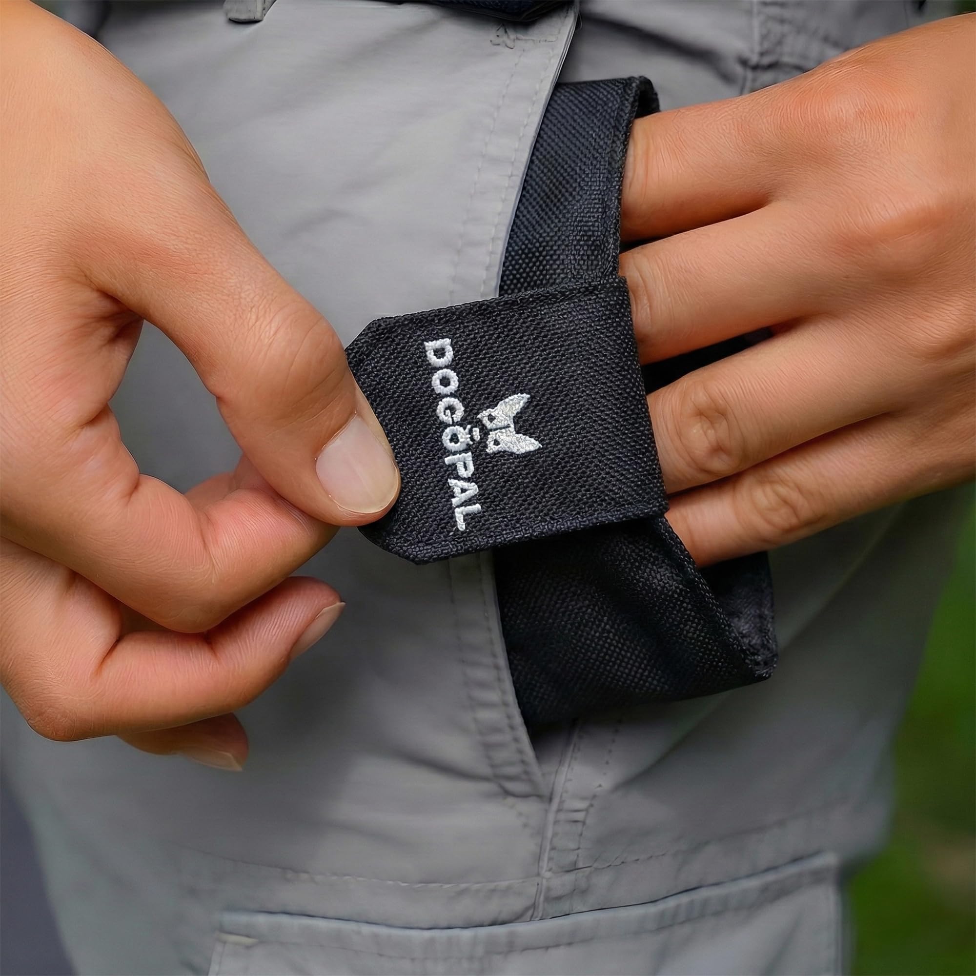 DOGOPAL Porta Premietti per Cani con Chiusura Magnetica, Porta Snack da Tasca per Addestramento, Sacchetto Porta Crocchette Compatto per Passeggiate (Rosa)