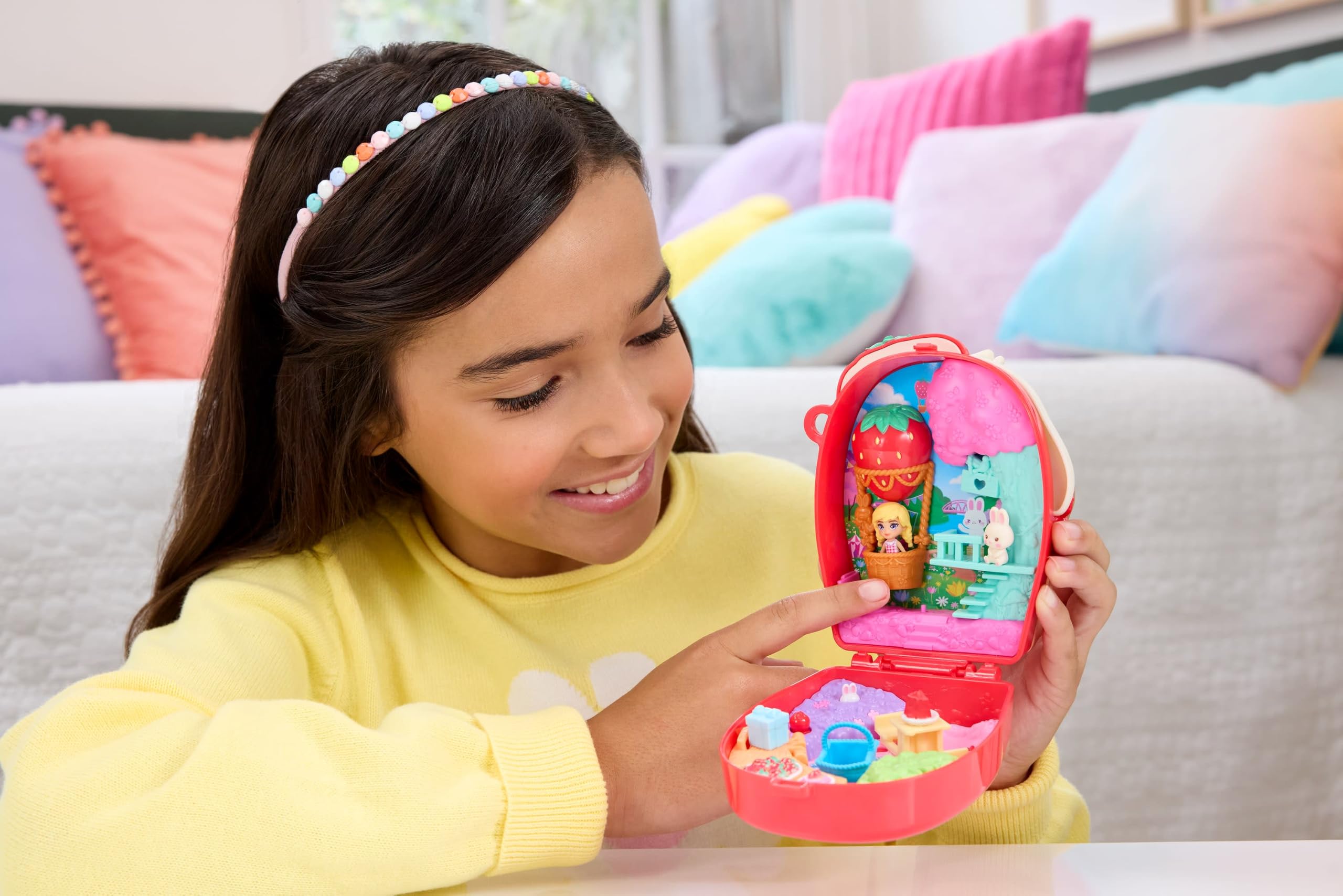 Amazon.com: Polly Pocket Dolls & Playset, Strawberry Picnic Bunny