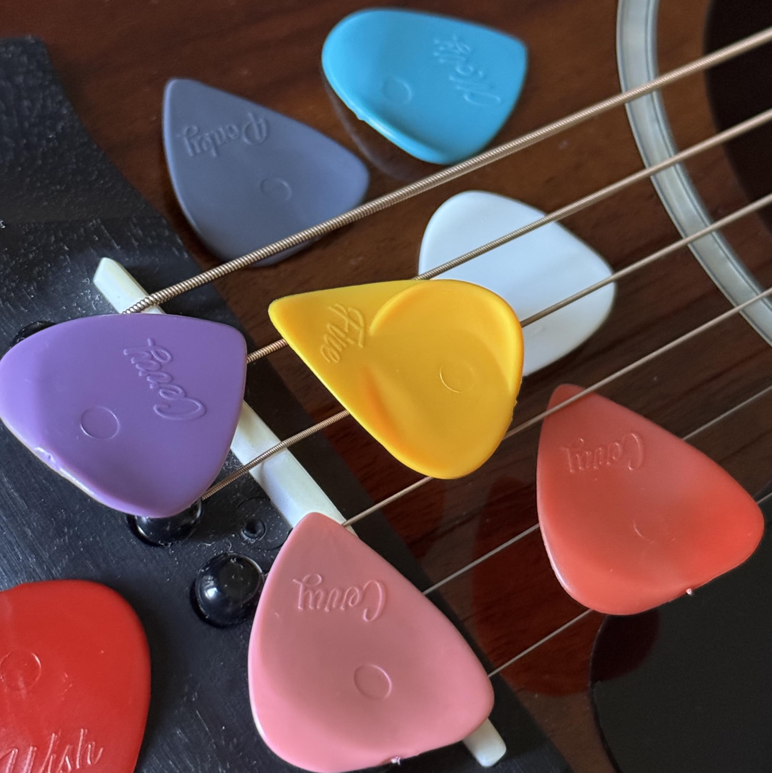 Acoustic Pack 12 púas ergonómicas para guitarra acústica de diferentes materiales
