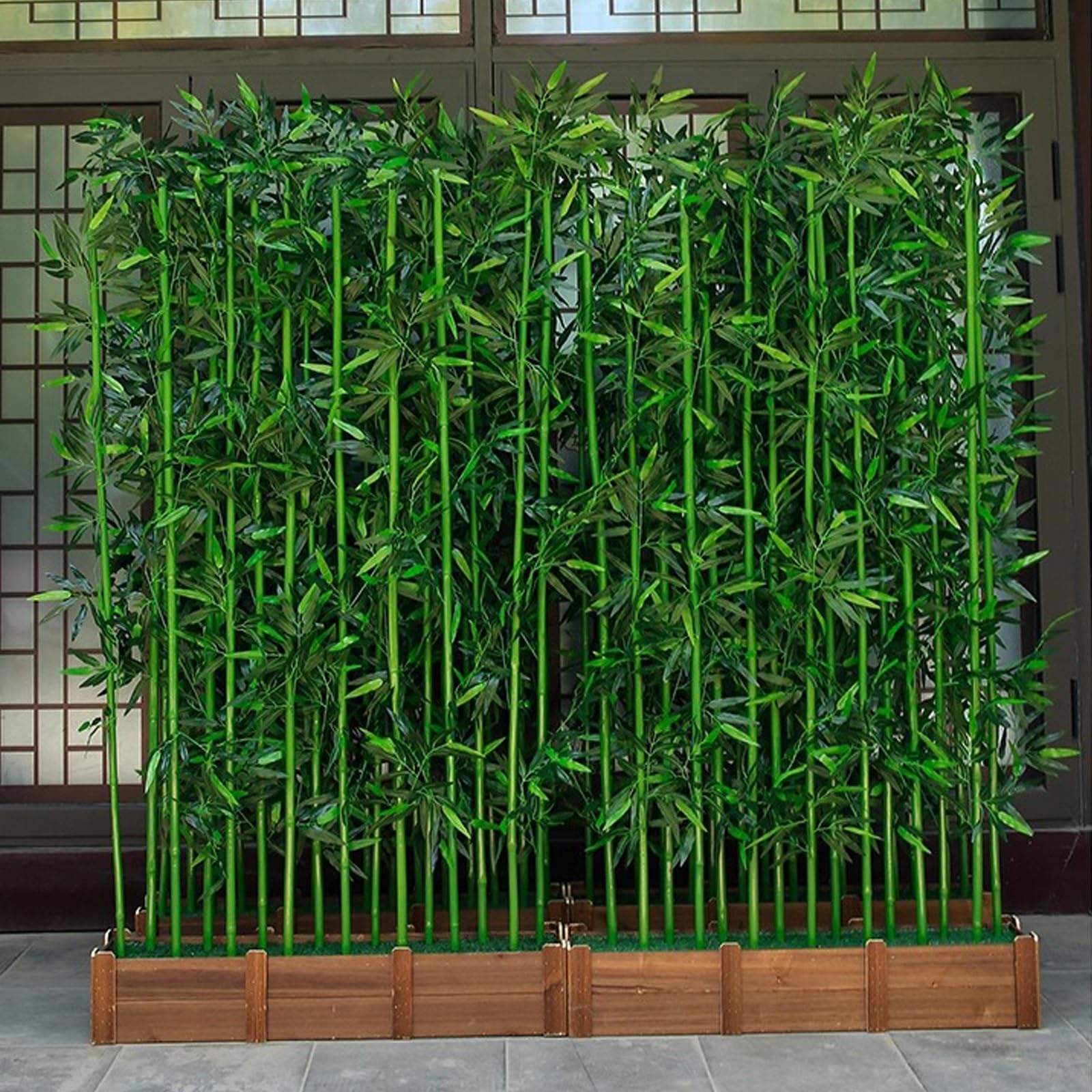 Bambou artificiel réaliste en bac bois pour créer un coin de verdure sur la terrasse