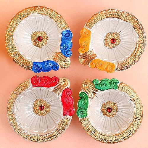 SATVIK 4 piezas de arcilla multicolor Diya Terracota Dia Dia tradicional Puja Vilakku lámpara de aceite natural Mitti Diya luz de té bienvenida