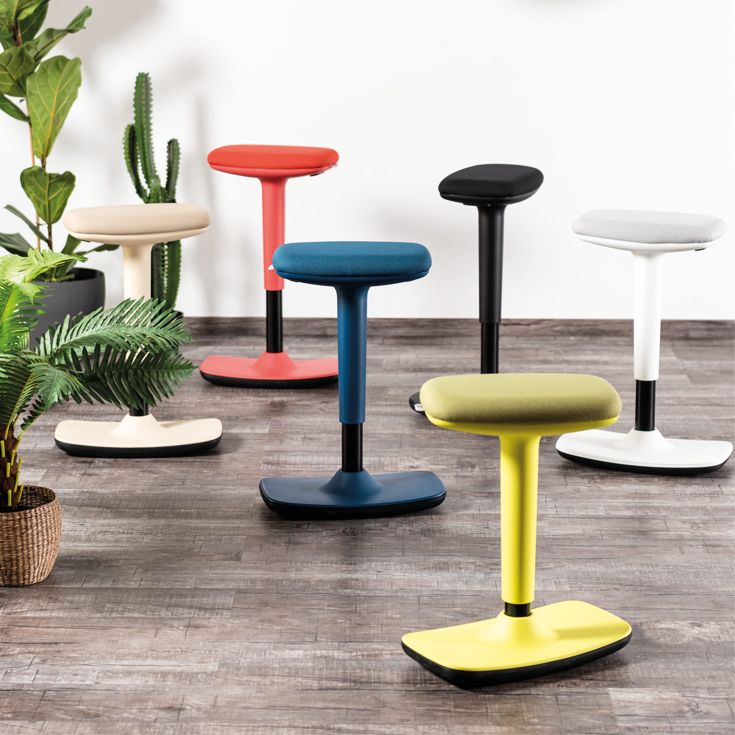 TREND OFFICE to-Swift, Stehsitz, Stehhilfe, Bürohocker, Sitzhocker mit Wippfunktion, rutschfest, ergonomisch und höhenverstellbar (50-75 cm) für gesundes und aktives Sitzen, by Dauphin (Korallenrot)