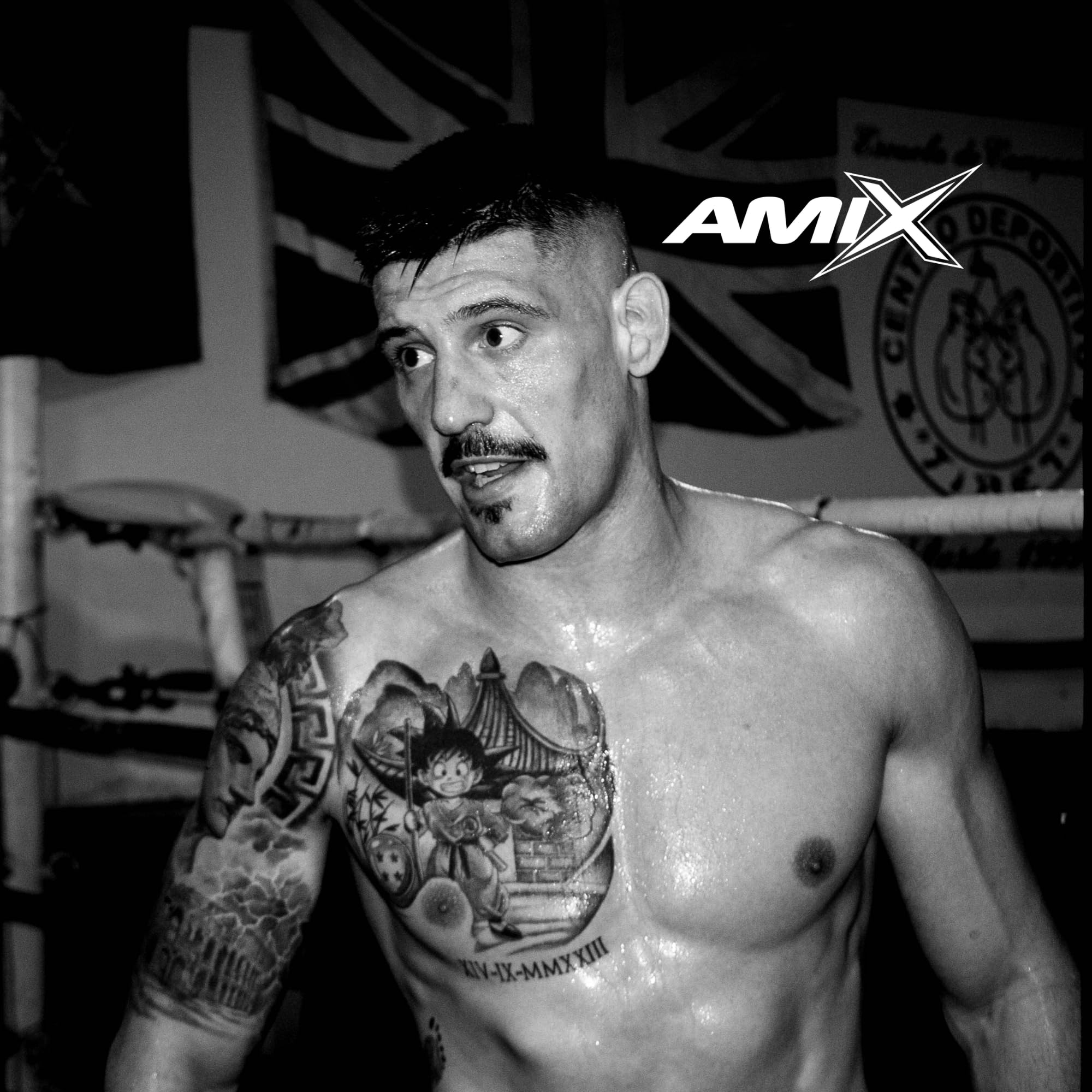 Amix | Proteína BLACK CFM ISOLATE - Ayuda a Mantener la Masa Muscular - Con Enzimas Digestivas - Fácil Digestión - Rápida Absorción - Proteína en Polvo - 1 Kg - Sabor Cookie
