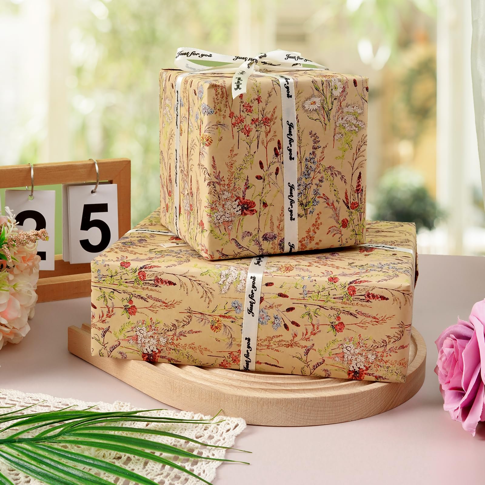 Tyzarglef Geschenkpapier mit Wildblumen-Motiv, 43,2 cm x 100 cm, Kraftpapier, Blumendesign, Geschenkpapier für Frauen, Mädchen, Geschenke, Geburtstage, Hochzeiten, Brautpartys und Verlobungen