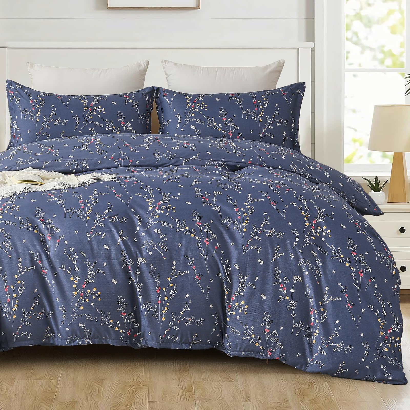 Guchuang Bedding Double Duvet Cover Set Navy Blue Floral Bedding Set with 2 Pillowcases Soft Microfiber Small Flowers Quilt Cover with Zipper Closure for All Season 200x200cm โ image 1
