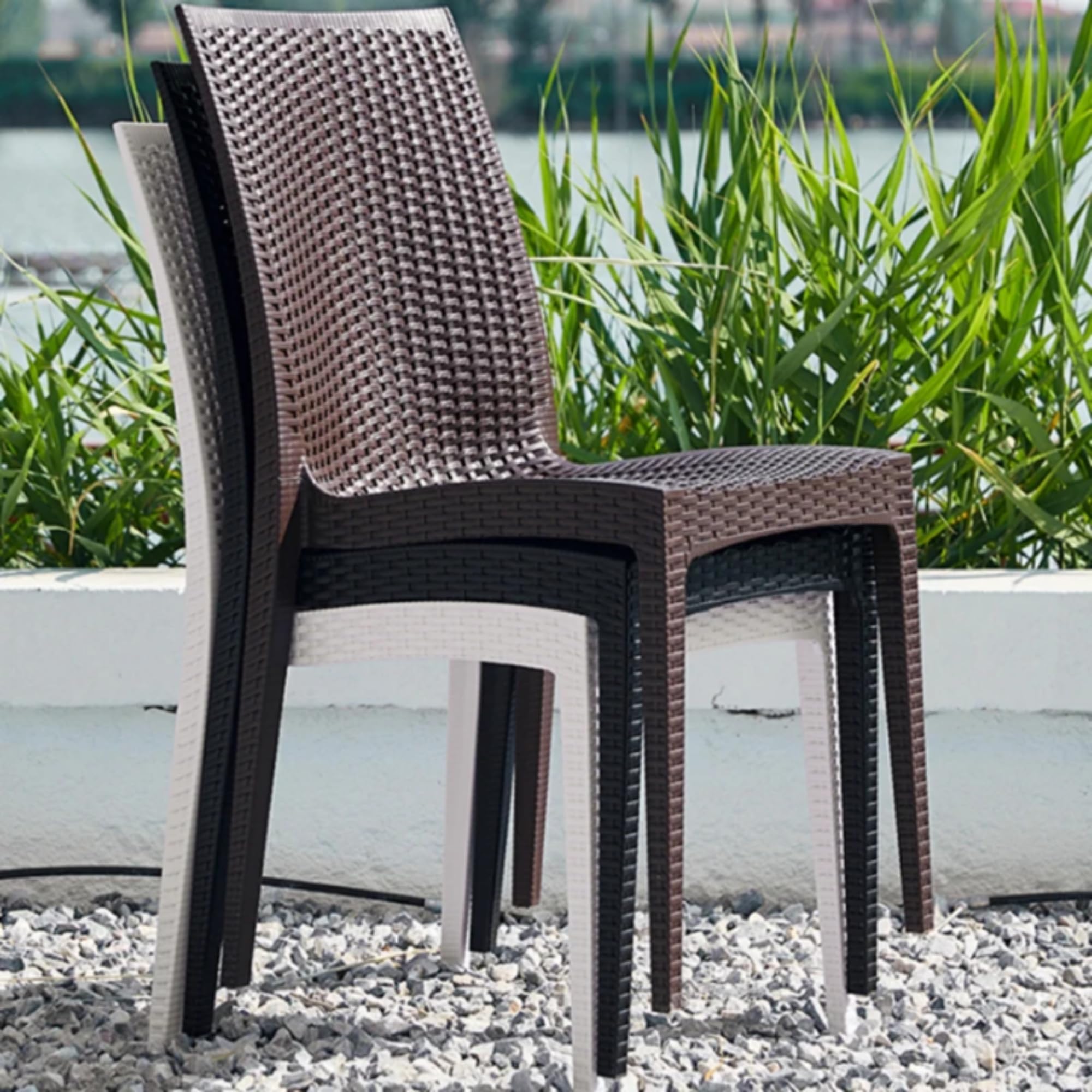 Generico Juego de sillas de jardín efecto ratán de plástico resistente para exterior e interior, bar, restaurante, piscina, asiento cómodo apilables, respaldo alto 88 cm (4, Moka, asiento 40 x 44 cm H