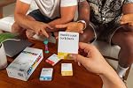 Incohearent, The Guess the Gibberish Party Game par Relatable, Un jeu de cartes amusant pour les adultes, Great pour les bachelorettes, Inclut 400 Cartes, instructions et 1 Heureur de sable