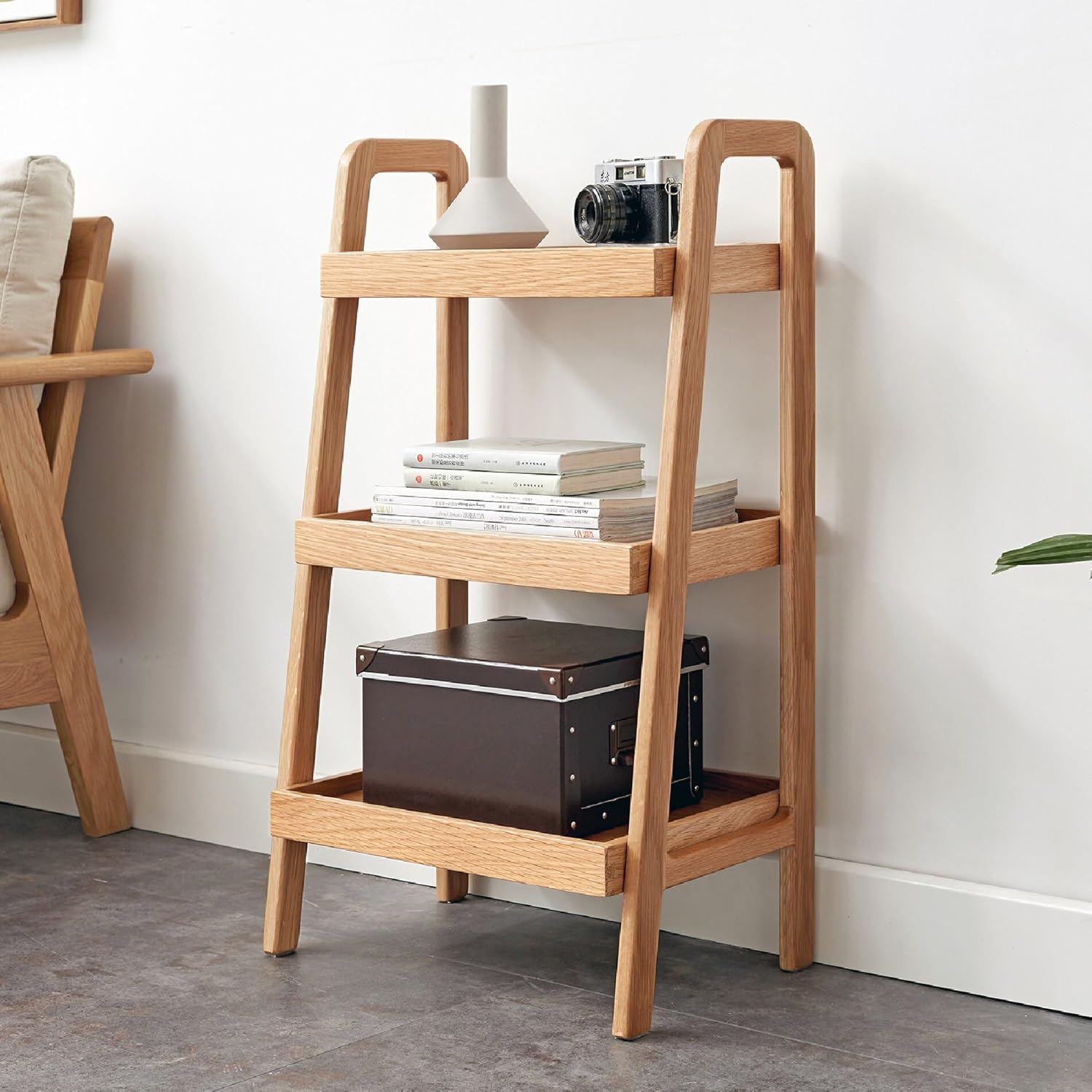 Three-Tier Solid Wood Tiered Bookshelf, Narrow Open Bookshelf, Modern Minimalist Style Storage Shelf, Suitable for Living Room, Bedroom, Bathroom, Small Space, Walnut Wood Veneer (Yellow)