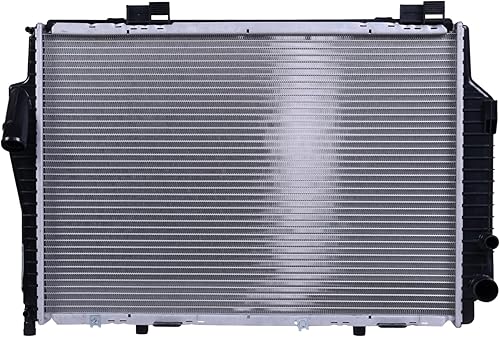 Radiador | Compatible con Chrysler Crossfire 04-08; Mercedes-Benz: 98-00 C43 AMG /99-03 CLK430 /01-02 CLK55 AMG /01-04 SLK320 /02-04 SLK32 AMG