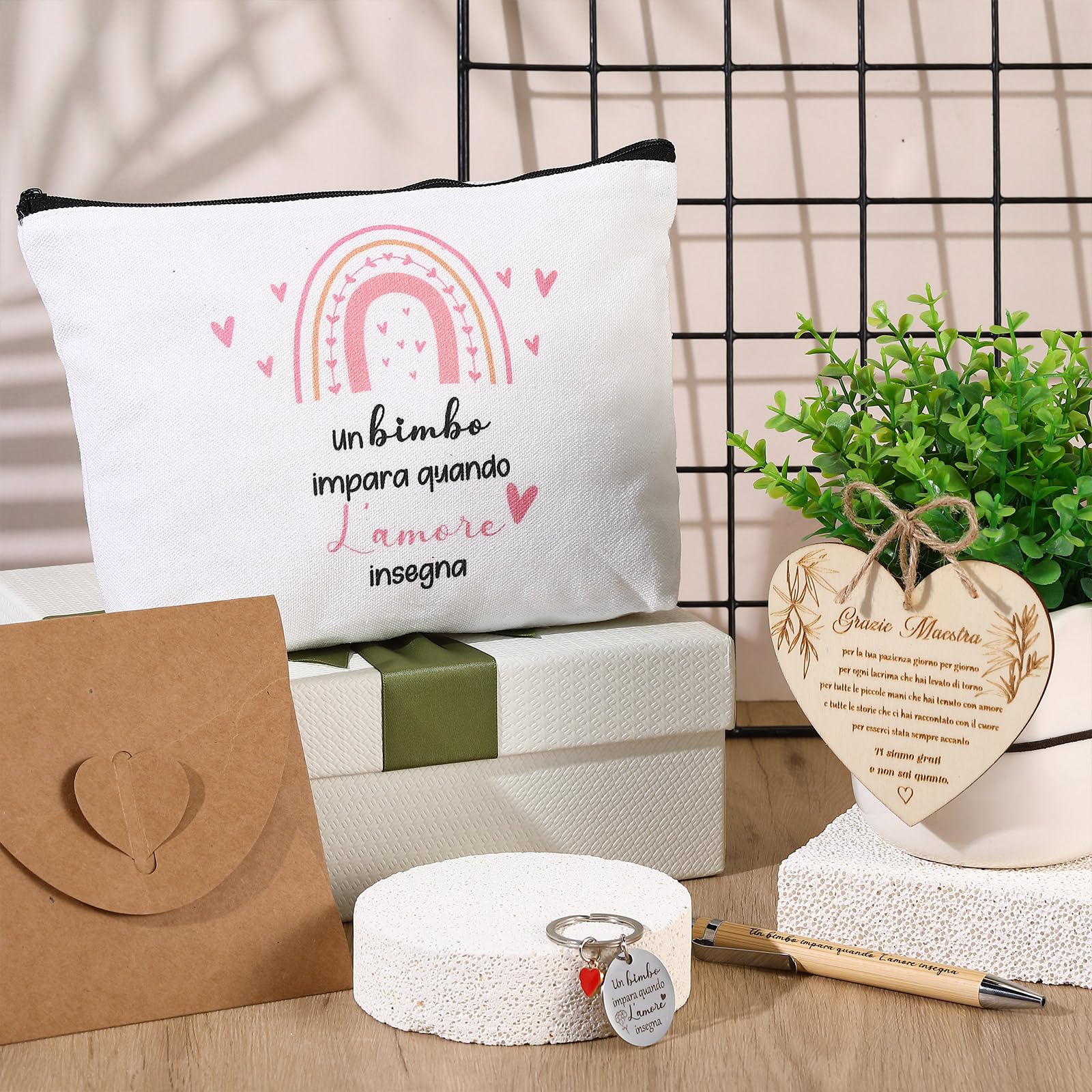 Jadive Set Regalo Maestra Fine Anno Borsa per Cosmetici Portachiavi Biglietto di Ringraziamento a Forma di Cuore in Legno Penna a Sfera in Legno Regalo Creativo Addio per Insegnante