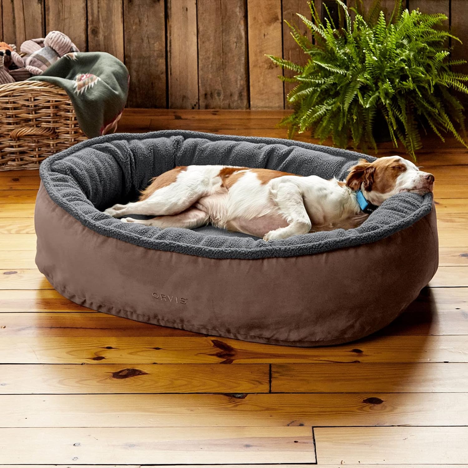 Orvis ComfortFill-Eco Wraparound Dog Bed with Fleece