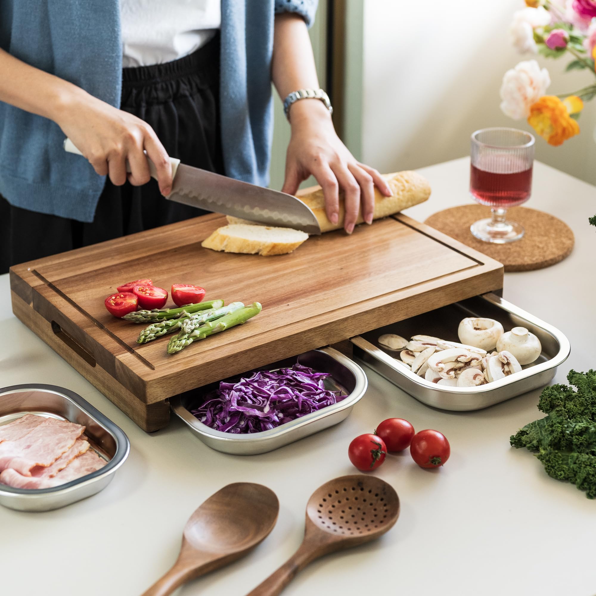 Tabla de cortar con bandeja recogedora, 44,5 x 30 x 6 cm, madera de acacia, tabla de cortar con 3 bandejas colectoras, tabla grande de madera de cocina