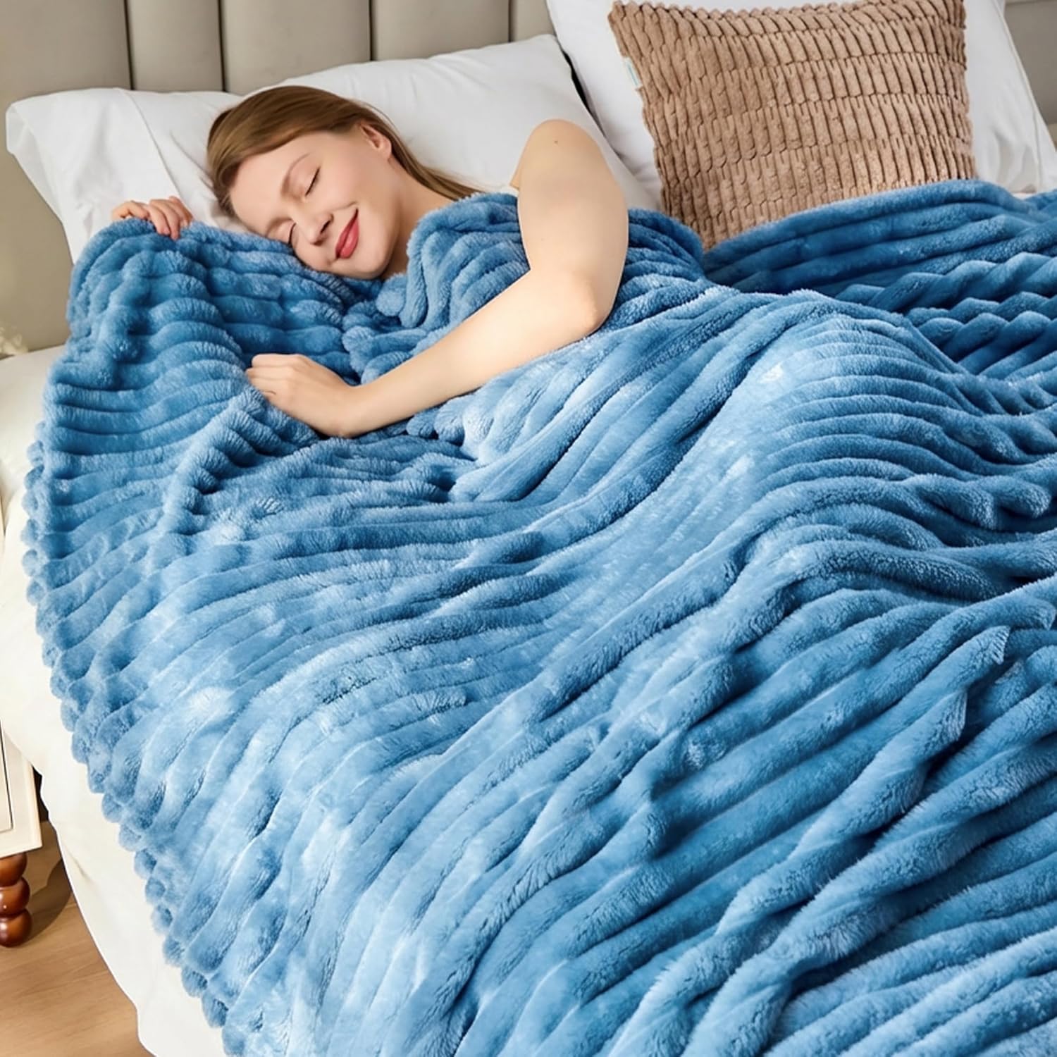 Blue Fleece Queen Size Blanket for Bed, 320GSM Super Soft Cozy Blanket for Home Decor, Perfect Cozy Gifts for Women Men Gifts, Lightweight All Season Bed Blanket, 90x90 Inches